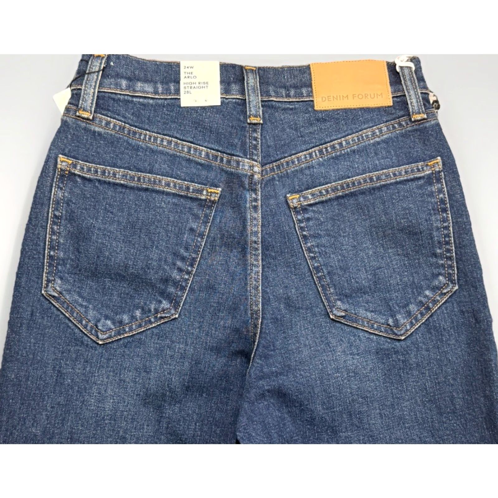 Aritzia VINTAGE NWT Denim Forum Jeans Womens 24W The Arlo High Rise Straight 29.5 IN inseam Blue 5-Pocket Aritzia jeans Womens Mens? Size 42" / US 20 - 6 Thumbnail