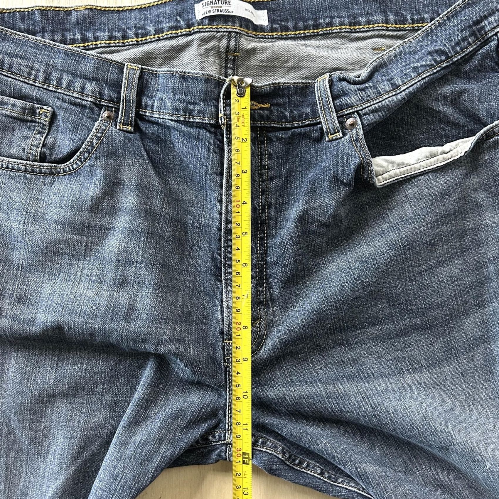 Vintage Signature Levi Strauss Jeans Mens 40x32 Medium Wash Blue Denim Relaxed Straight Jeans Mens 40x32 Blue Denim Size US 40 / EU 56 - 7 Thumbnail