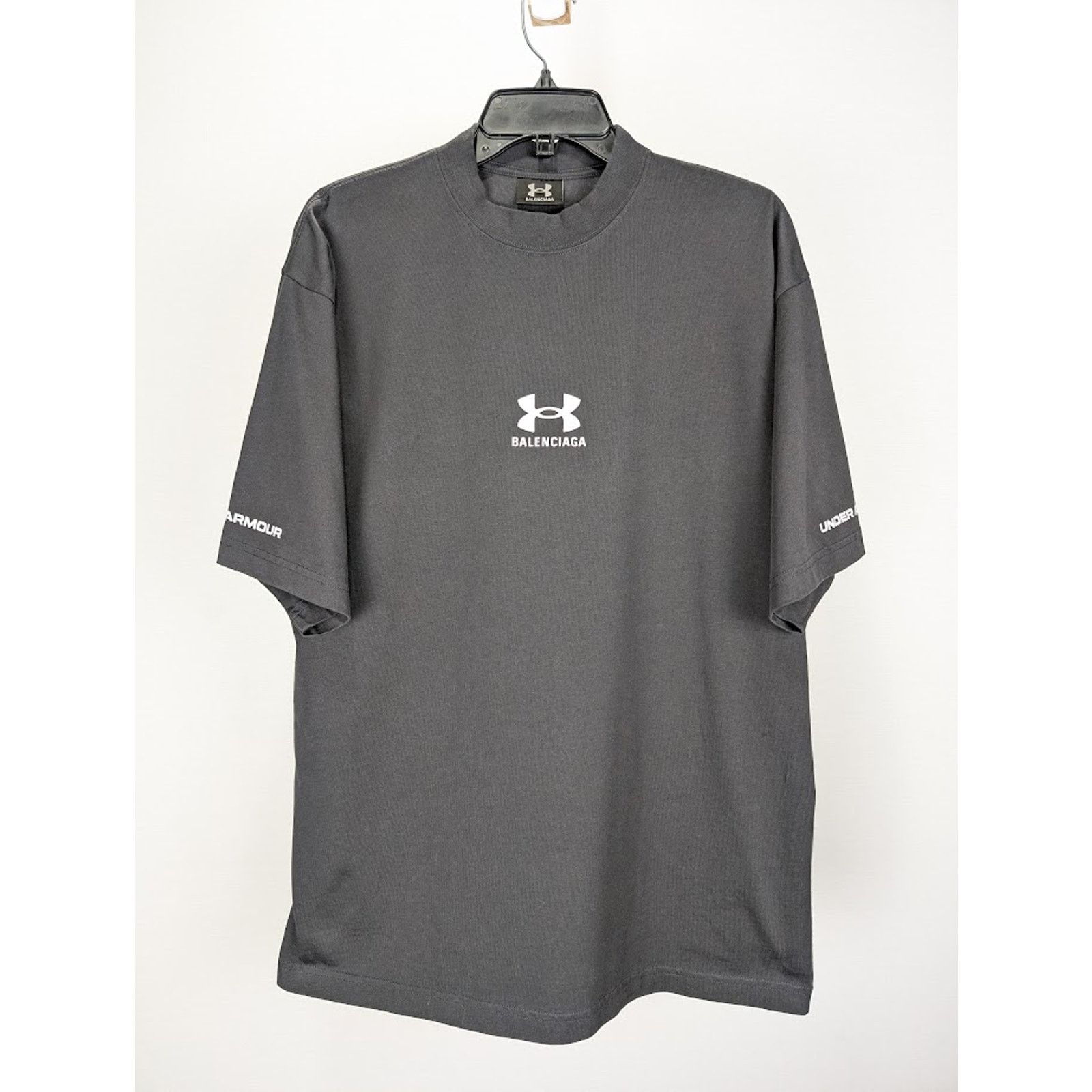 Balenciaga o1rshd1 Under Armour Print Vint Medium Fit T-Shirt in Black Size US S / EU 44-46 / 1 - 1 Thumbnail