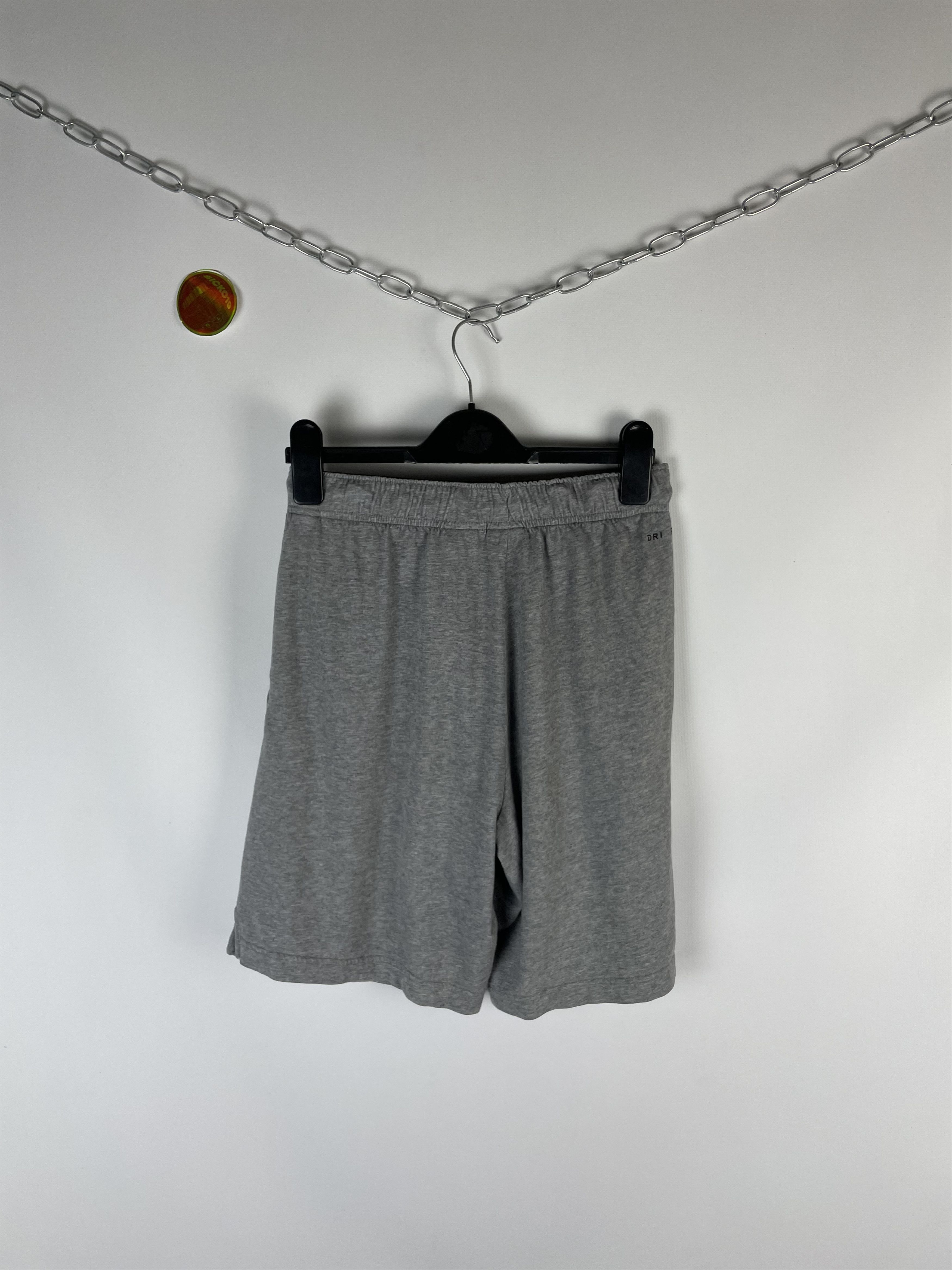 Nike Vintage Nike Shorts Size US 30 / EU 46 - 7 Thumbnail
