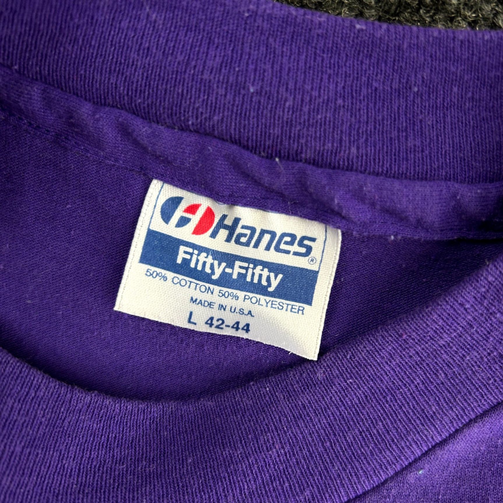 Hanes VINTAGE Hanes Fifty-Fifty T Shirt Unisex Adults L Purple 80s Graphic Print Puff Single Stitch Crew Neck Canada Made USA Size US L / EU 52-54 / 3 - 5 Thumbnail