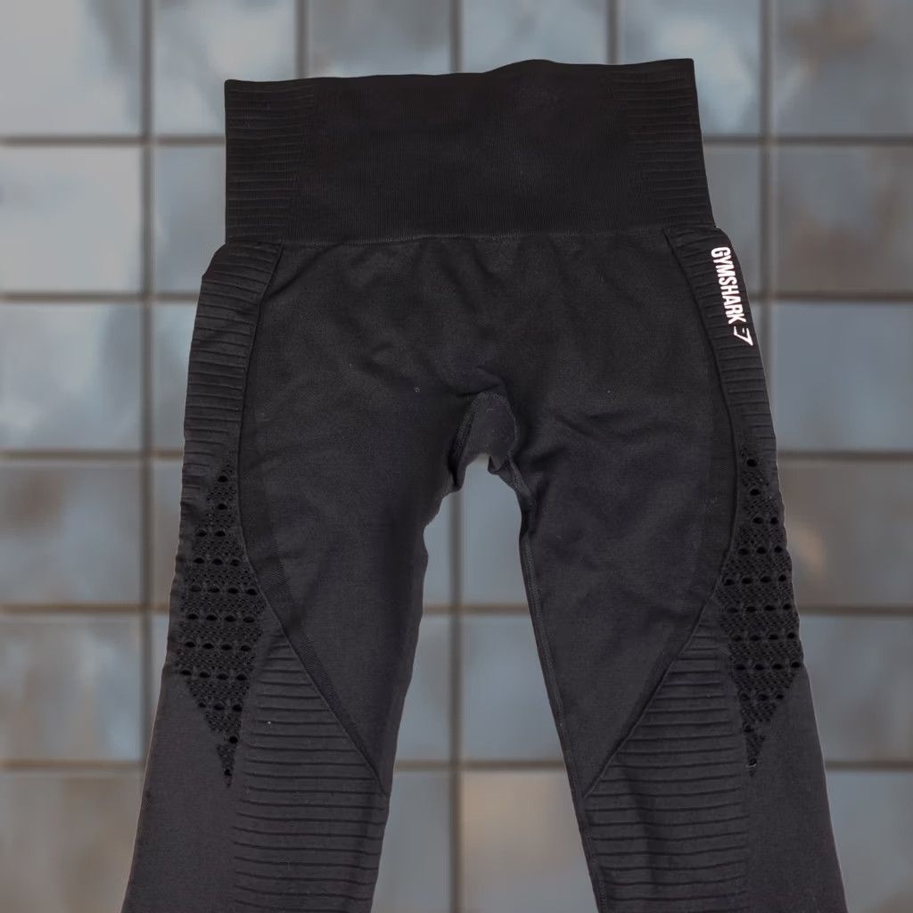 Gymshark Gymshark Leggings Women Small Black Energy Seamless High Rise Perforated Activewear CrossFit Gym & Training - Mens? Size 28" / US 6 / IT 42 - 1 Thumbnail