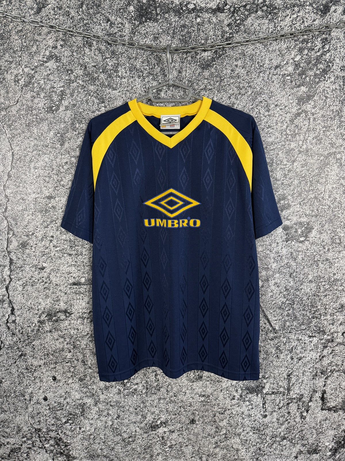 Umbro UMBRO Vintage Crewneck Monogram T-Shirt Short Sleeve Jersey Size US L / EU 52-54 / 3 - 1 Thumbnail