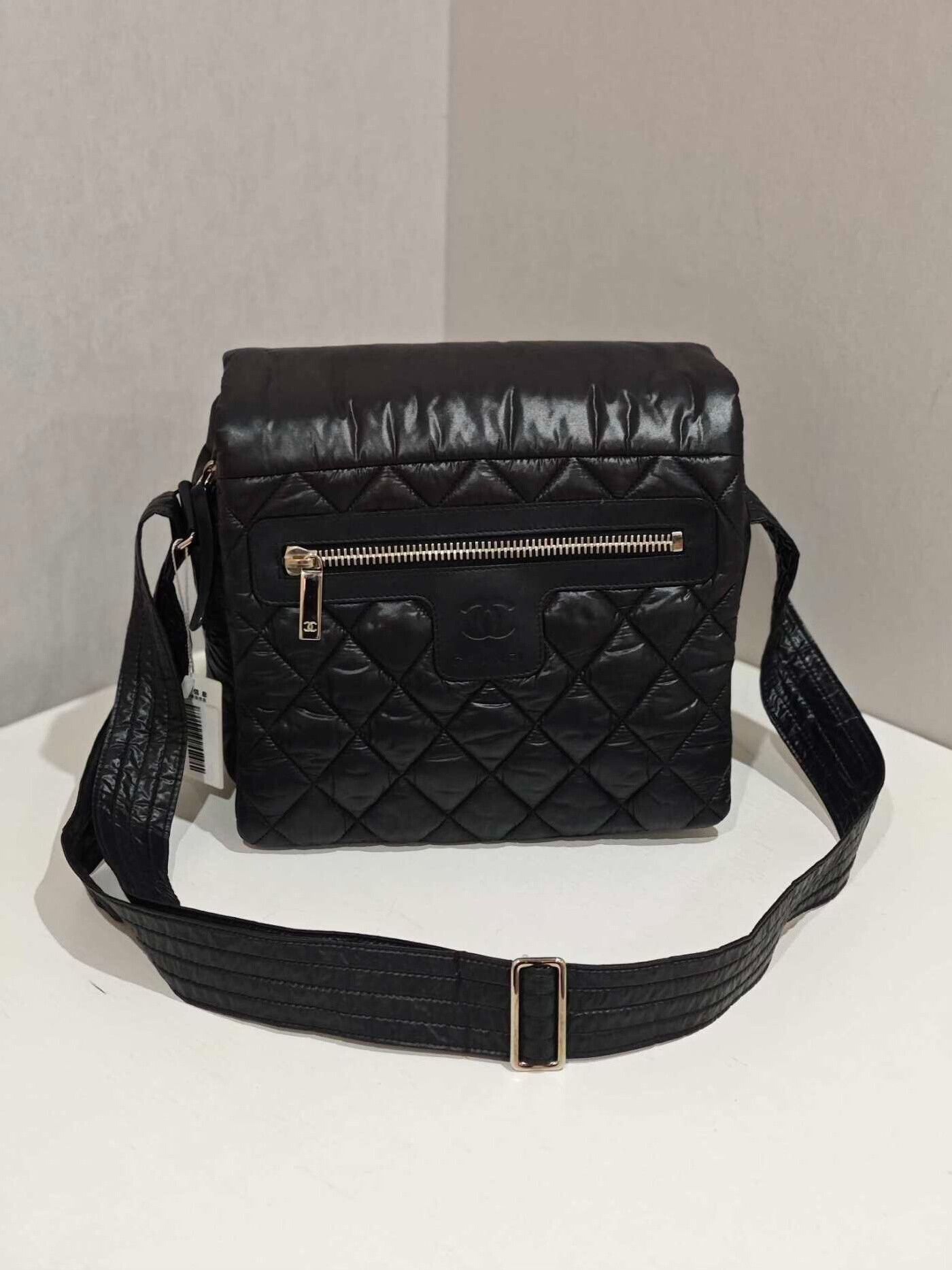 Chanel Pre-loved Bag Very good condition Size ONE SIZE - 1 Thumbnail