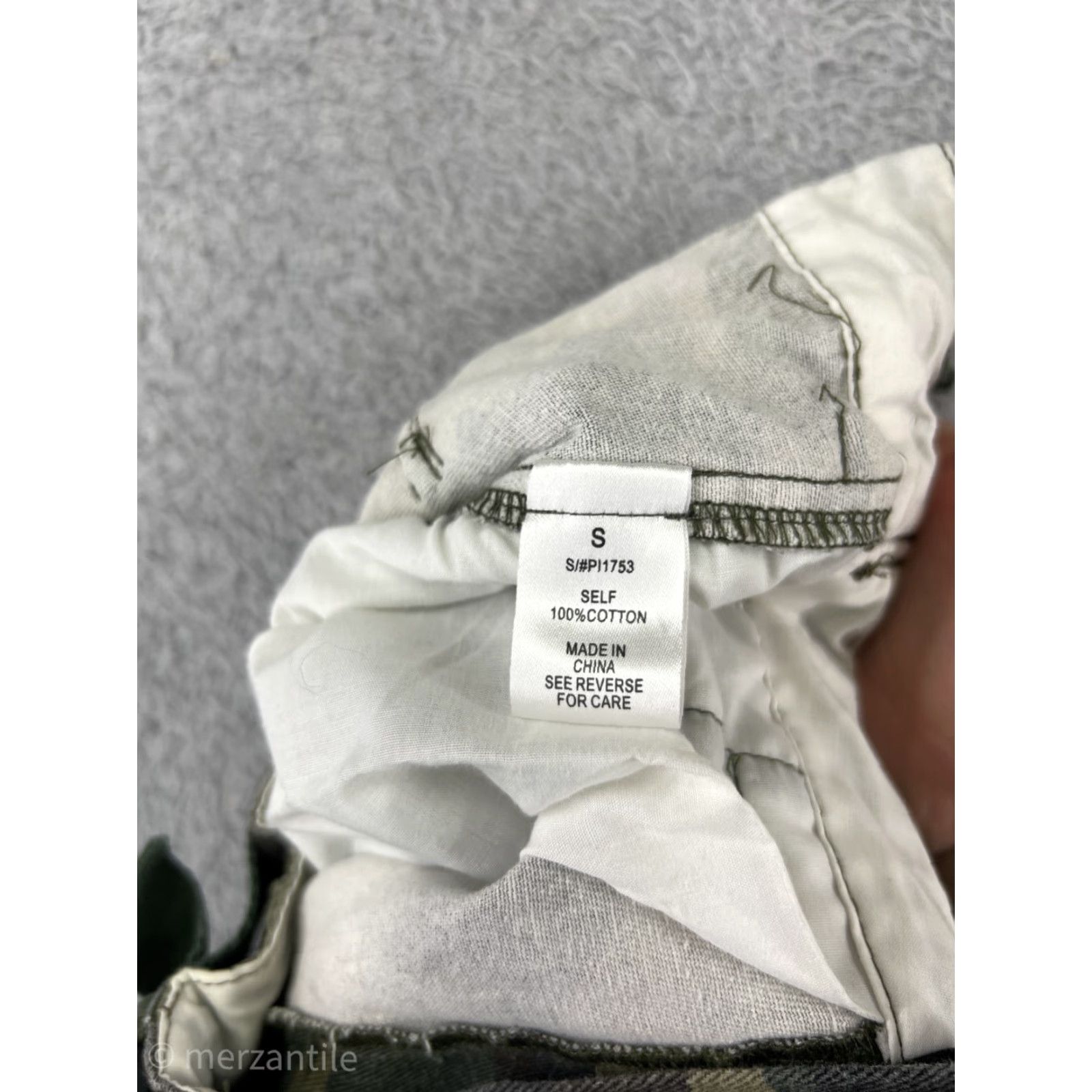 Fashion Nova Fashion Nova Jeans Womens Small Green Camouflage Denim 5-Pocket Stretch Regular Inseam 27 in Cotton Blend Ramie Blend Cotton Denim Size 28" / US 6 / IT 42 - 4 Thumbnail