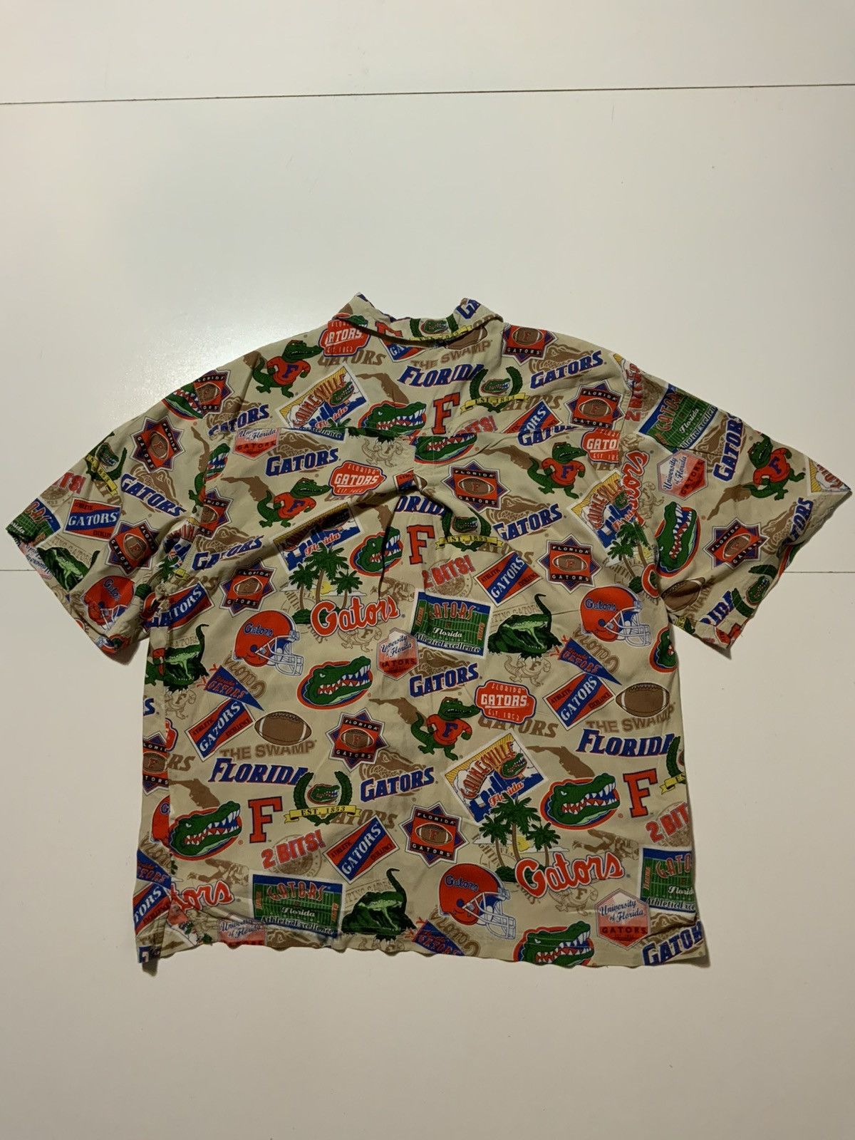 Vintage Vintage 90s Florida Gators Football Hawaiian Button Shirt Size US M / EU 48-50 / 2 - 2 Thumbnail