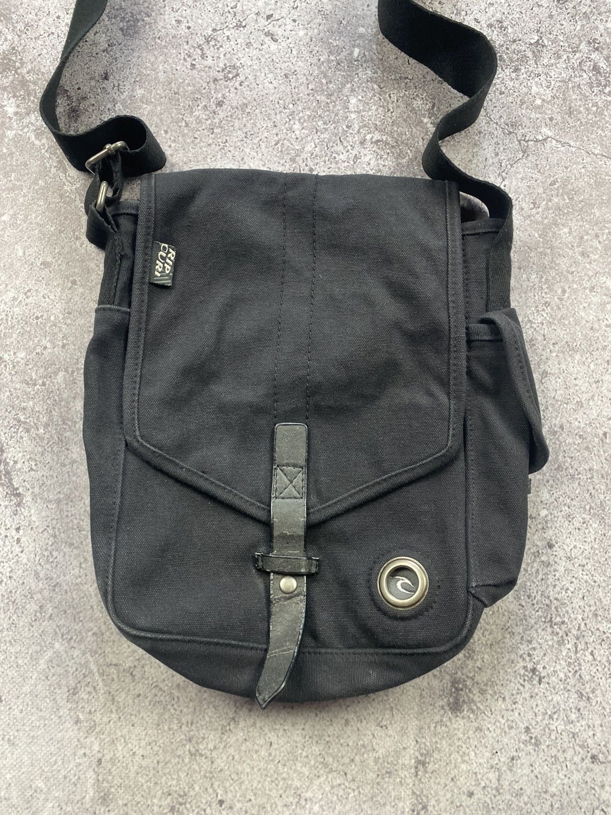 Rip Curl Rip Curl Vintage Messenger Crossbody Sling Bag Streetwear Size ONE SIZE - 2 Thumbnail