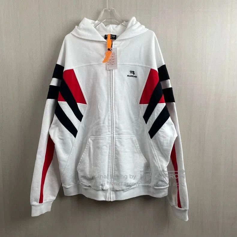 Balenciaga Balenciaga SportyB Embroidered Hoodie. Size US L / EU 52-54 / 3 - 1 Thumbnail
