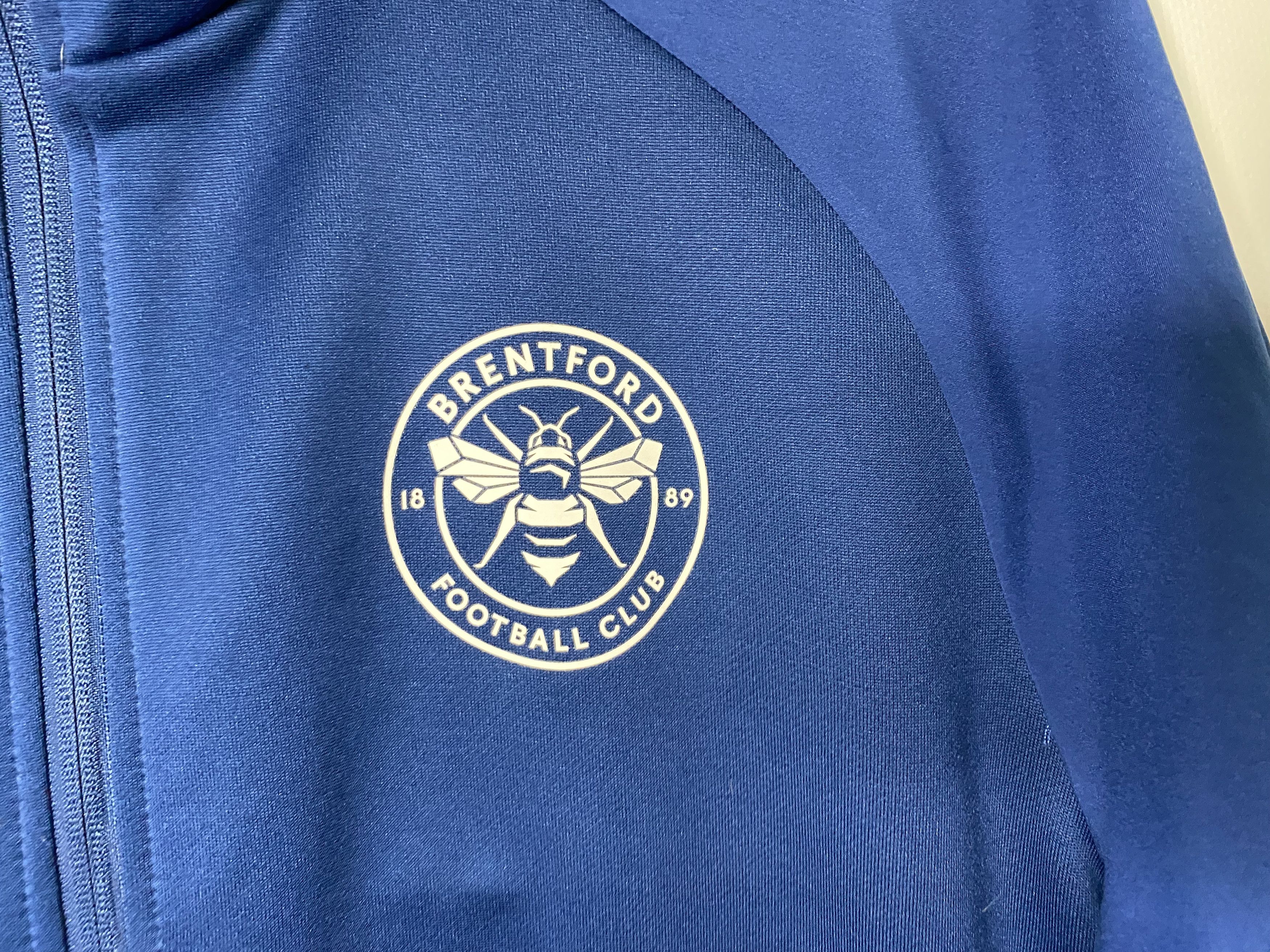 UEFA × Umbro BRENTFORD 2022 2023 TRAINING JACKET FOOTBALL SOCCER Size US M / EU 48-50 / 2 - 3 Thumbnail