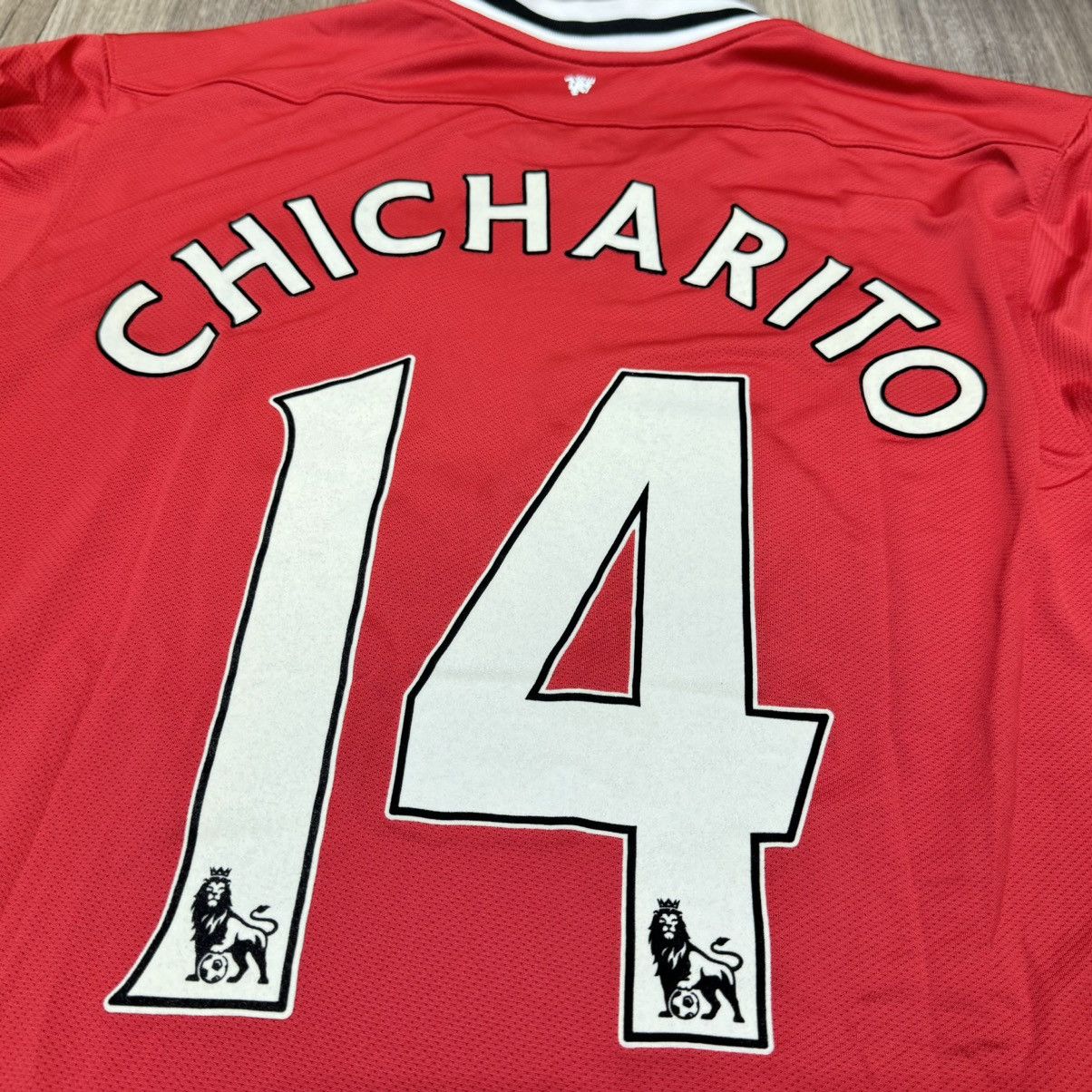 Other Manchester United 11/12 home shirt #14 Chicharito Size US XL / EU 56 / 4 - 4 Thumbnail