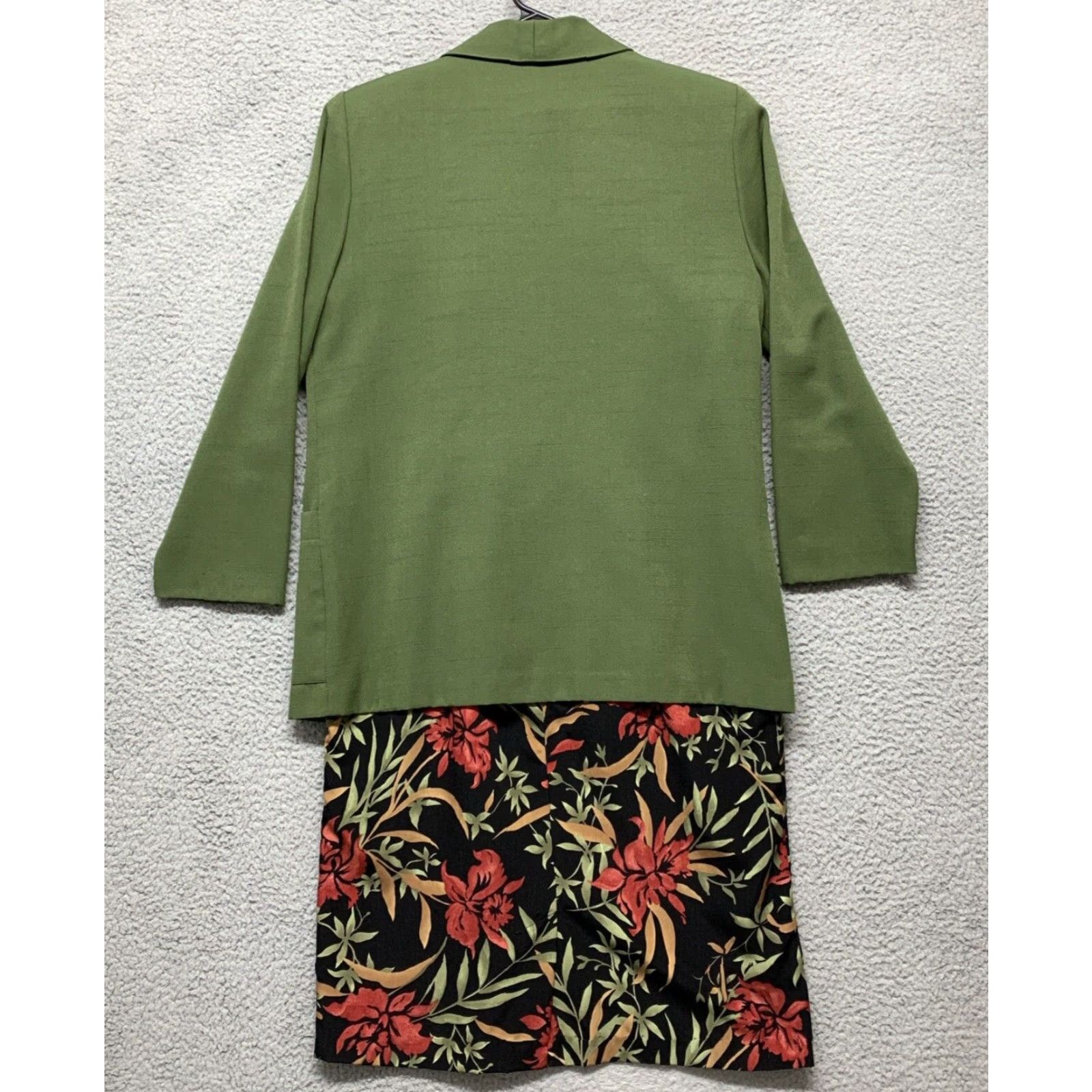 Lee Kathie Lee Dress Jacket W/Belt 2 Pockets Petite 8/10 6" Slit Knee Length Green Black Red & Gold Womens Size M / US 6-8 / IT 42-44 - 5 Thumbnail