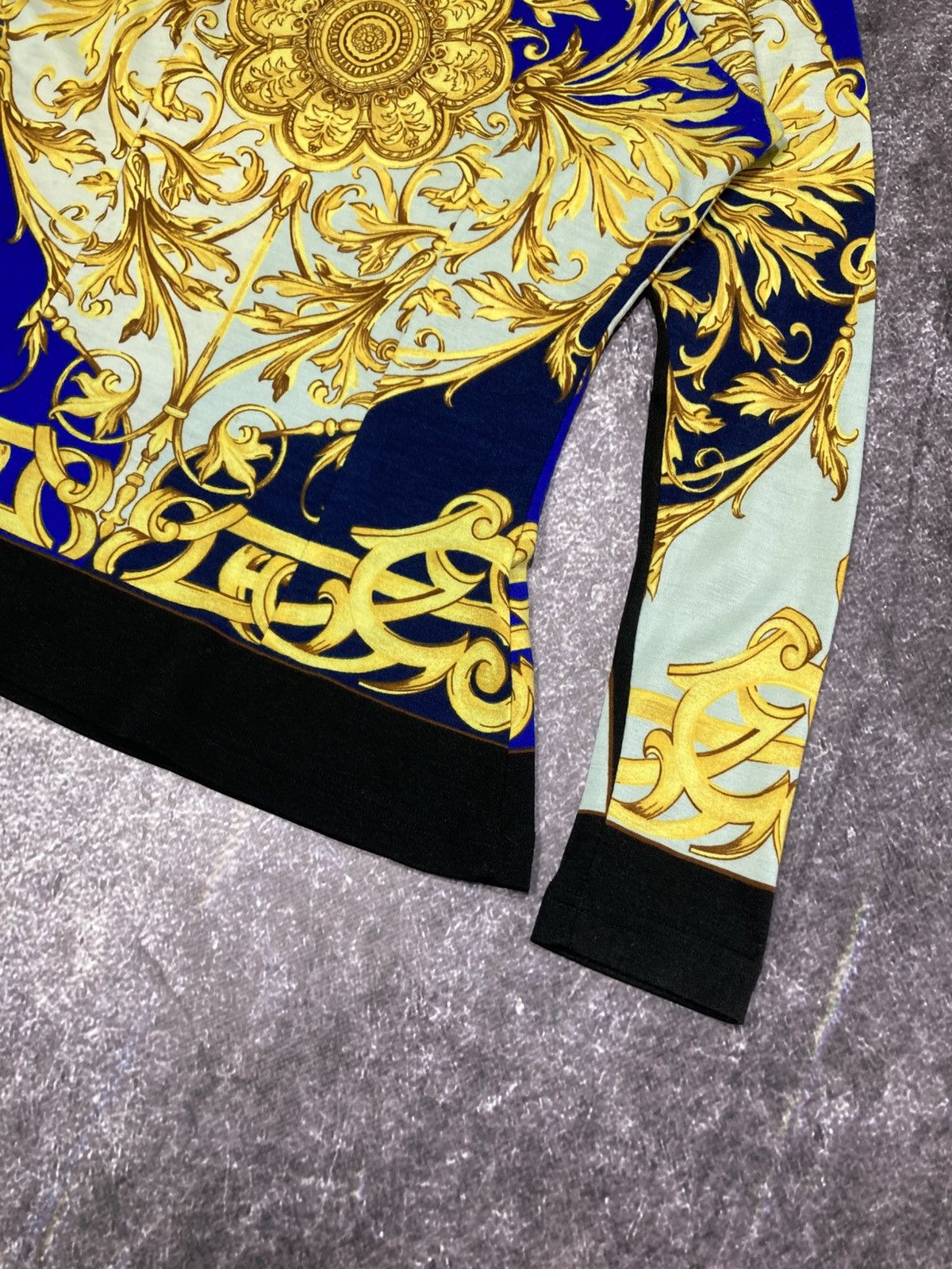 Versace VINTAGE VERSUS GIANNI VERSACE BAROQUE LANA WOOL JUMPER Size L / US 10 / IT 46 - 7 Thumbnail