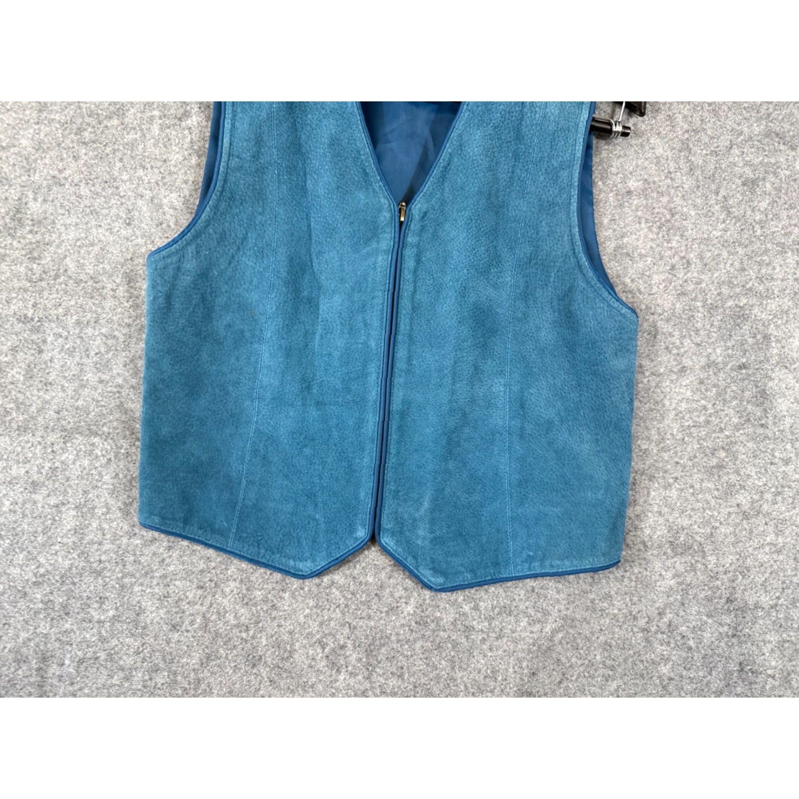 Vintage VINTAGE Marsh Landing Leather Vest Womens Petites S Blue Lined Zip Front 90s Western Casual Womens Vest Size S / US 4 / IT 40 - 4 Thumbnail