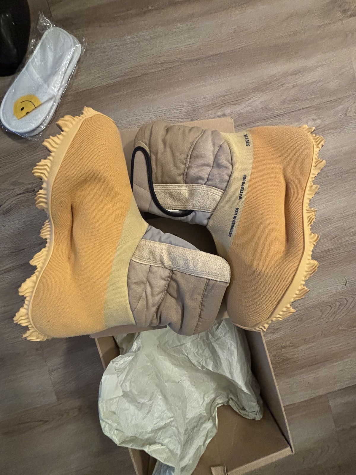 Adidas Adidas Yeezy Knit RNR boot “Sulfur” Size US 9 / EU 42 - 8 Thumbnail