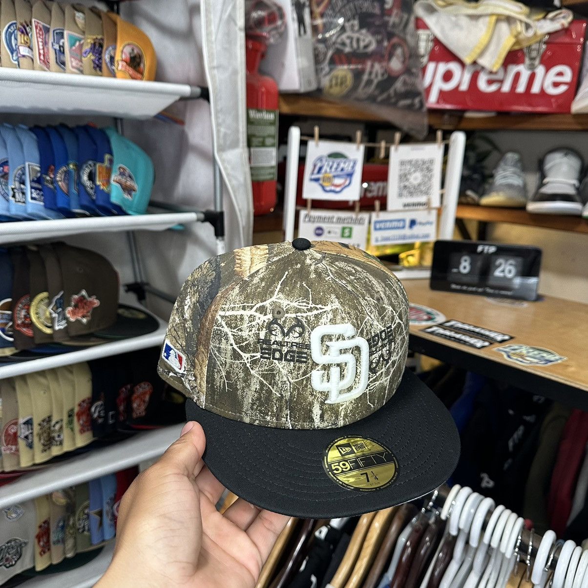 New Era San Diego Padres exclusive fitted Size ONE SIZE - 1 Thumbnail