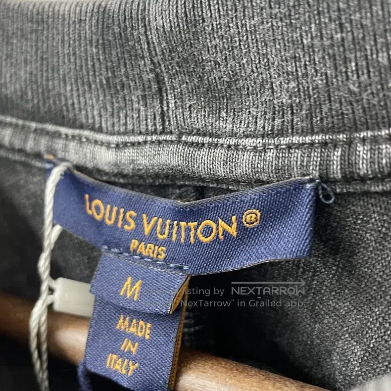 Louis Vuitton Louis Vuitton Faded effect logo solid color short sleeve Size M / US 6-8 / IT 42-44 - 3 Thumbnail