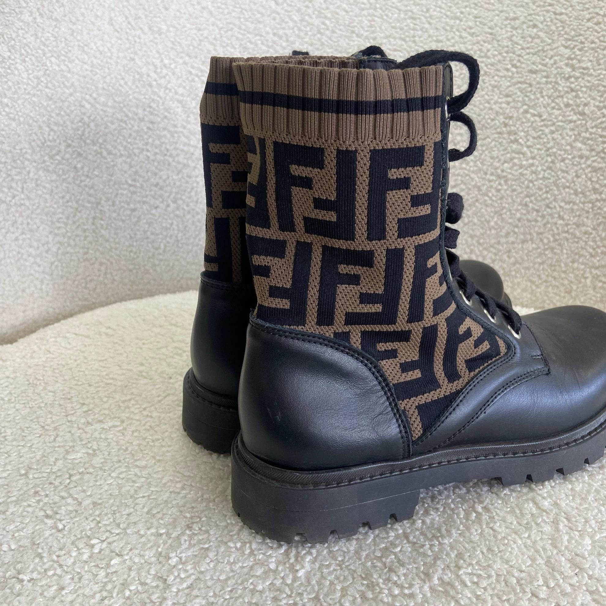 Fendi Fendi knit FF leather panel low-top boots 36 0073 Size US 5.5 / IT 35.5 - 7 Thumbnail