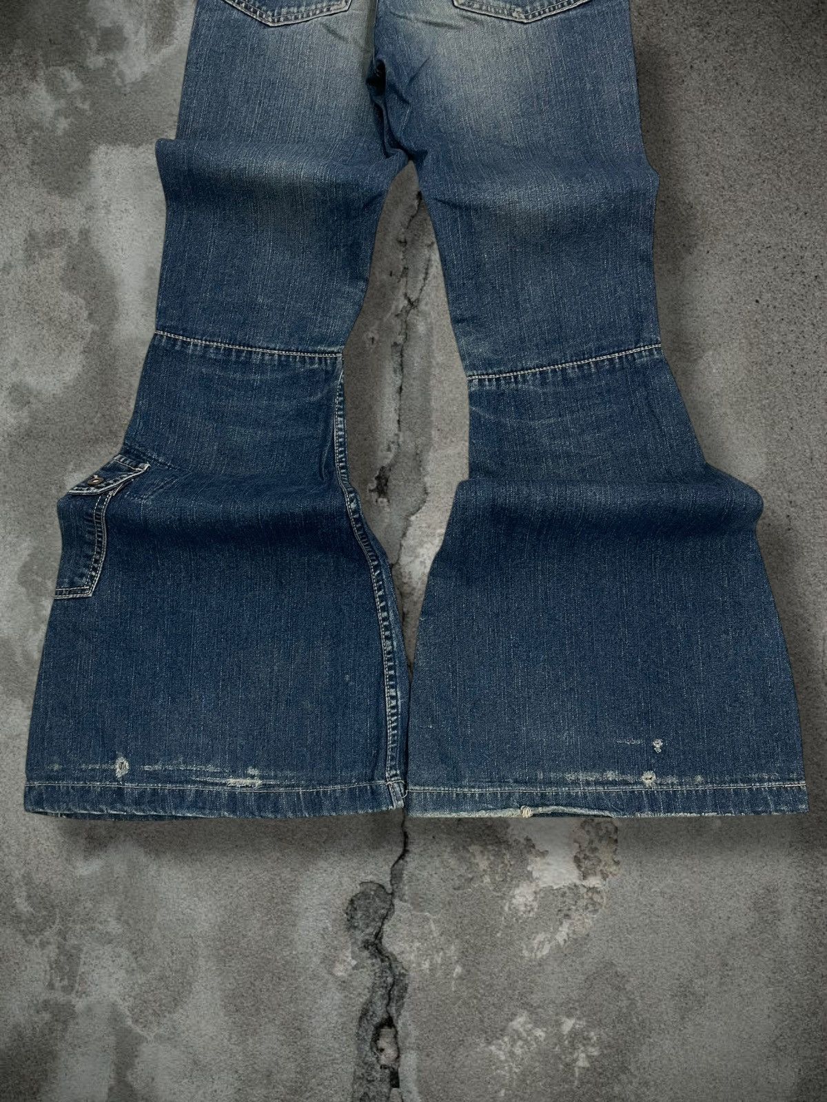 Japanese Brand Vintage 1990s Japan Designer Silver Big Bootcut Denim Size US 26 / EU 42 - 11 Thumbnail