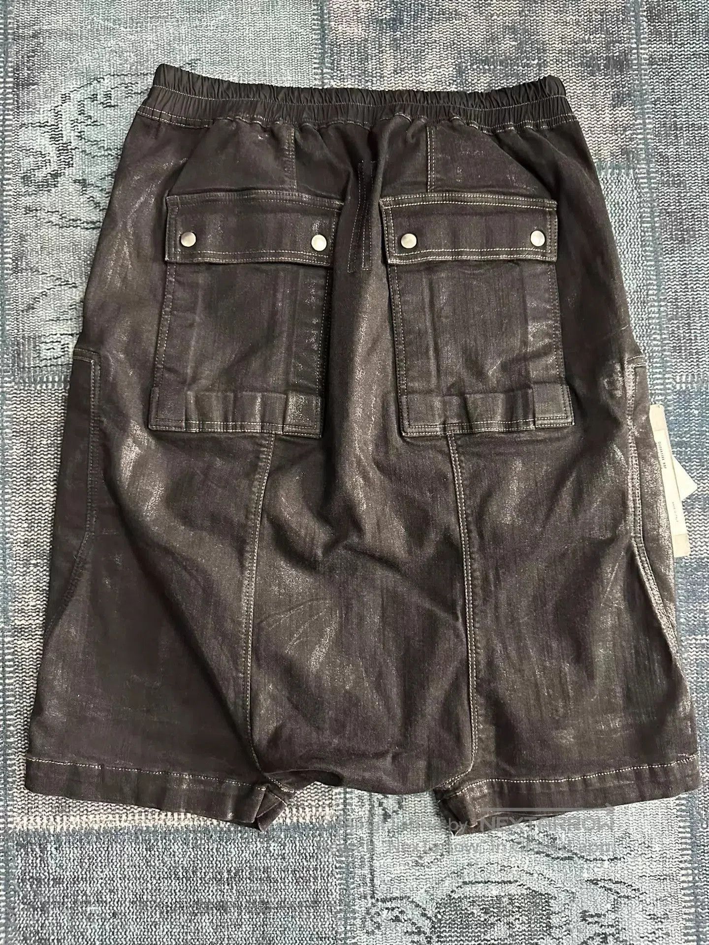Rick Owens Black Cargo Shorts with Drawstring and Pockets. Size US 32 / EU 48 - 4 Thumbnail