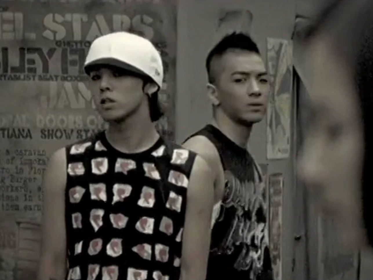 Raf Simons Raf By Raf Simons All-Over Print Vest GD MV Size M Size US M / EU 48-50 / 2 - 6 Thumbnail