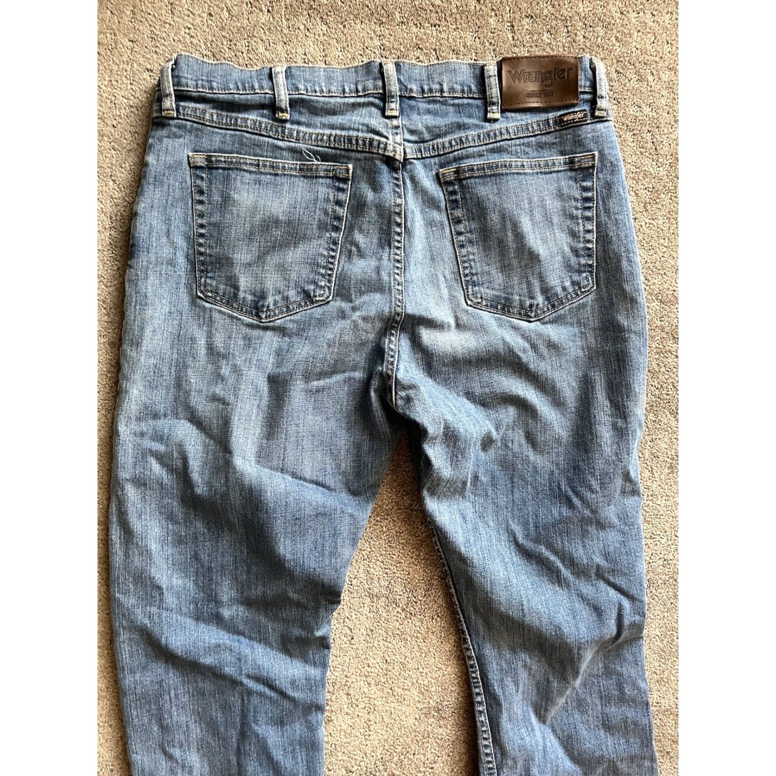 Wrangler Wrangler Jeans Mens 34x31 Medium Blue Straight Denim Regular Fit 34 Inseam Denim Jeans Mens Wrangler Size US 34 / EU 50 - 2 Thumbnail