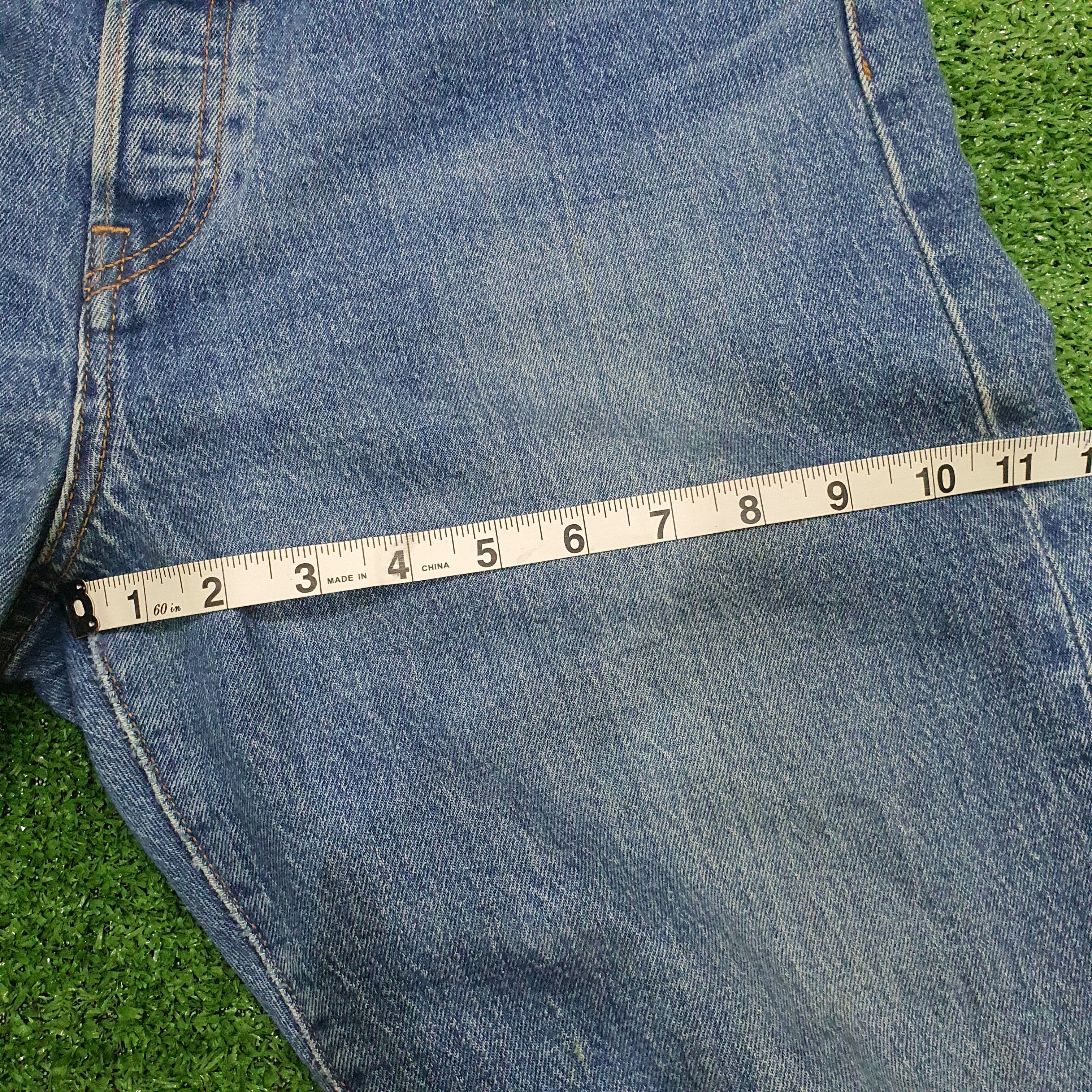 Jean Levi's 501 Original Fit jeans in a light blue wash Size 30" / US 8 / IT 44 - 21 Thumbnail