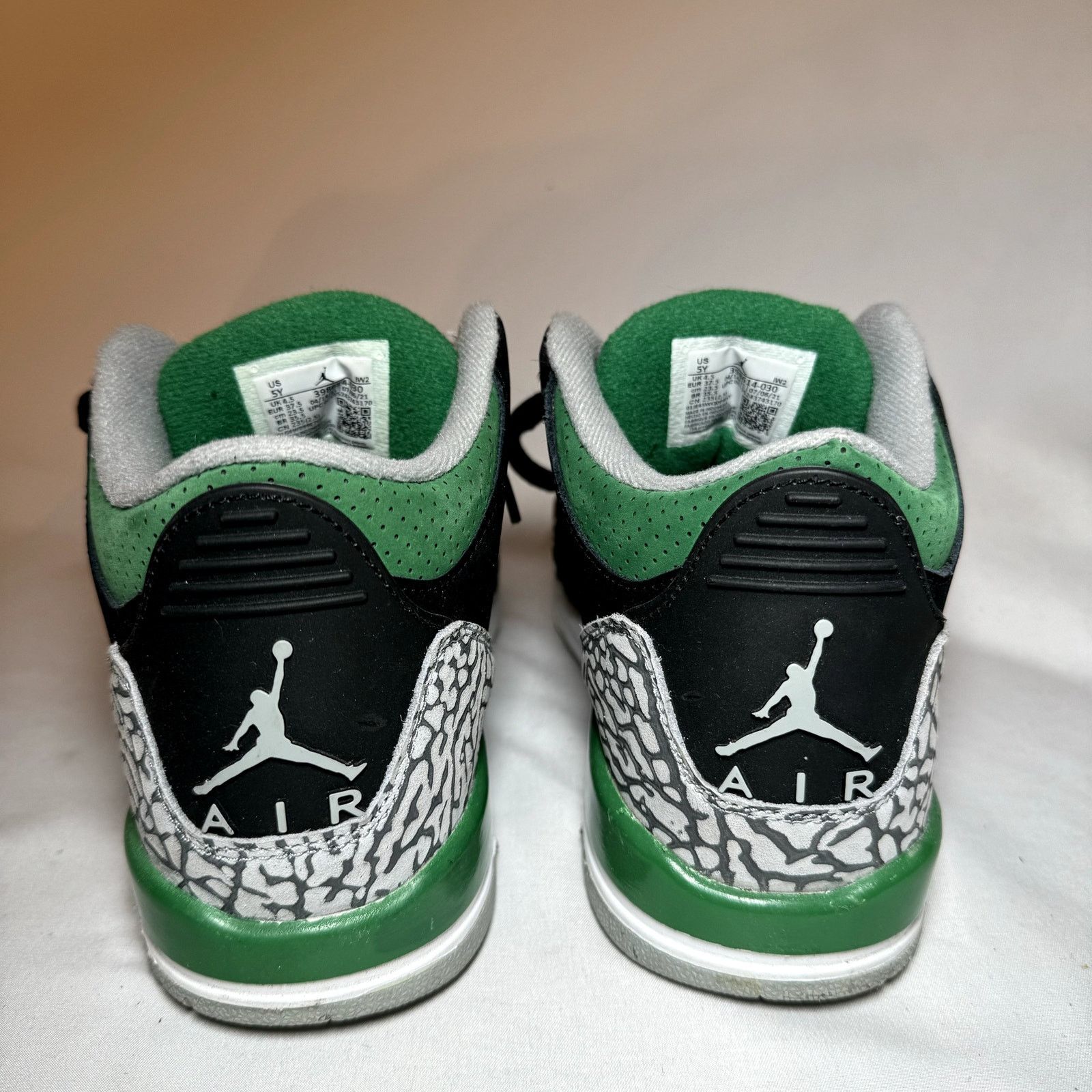 Jordan Brand × Nike Size 5 - Nike Air Jordan 3 Retro GS Pine Green Men's Shoes Size US 5 / EU 37 - 6 Thumbnail