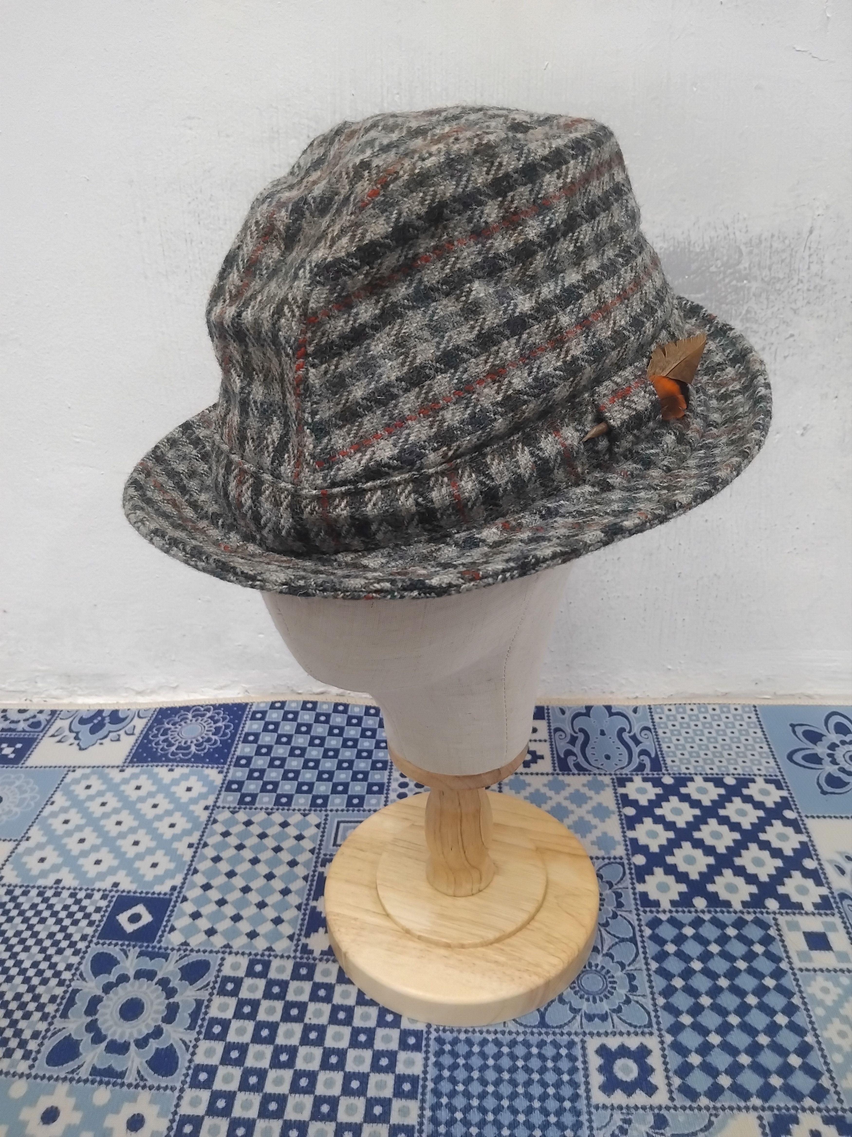 Harrods 💥Harrods checkered grey chicanos style hat Size 38 - 1 Thumbnail