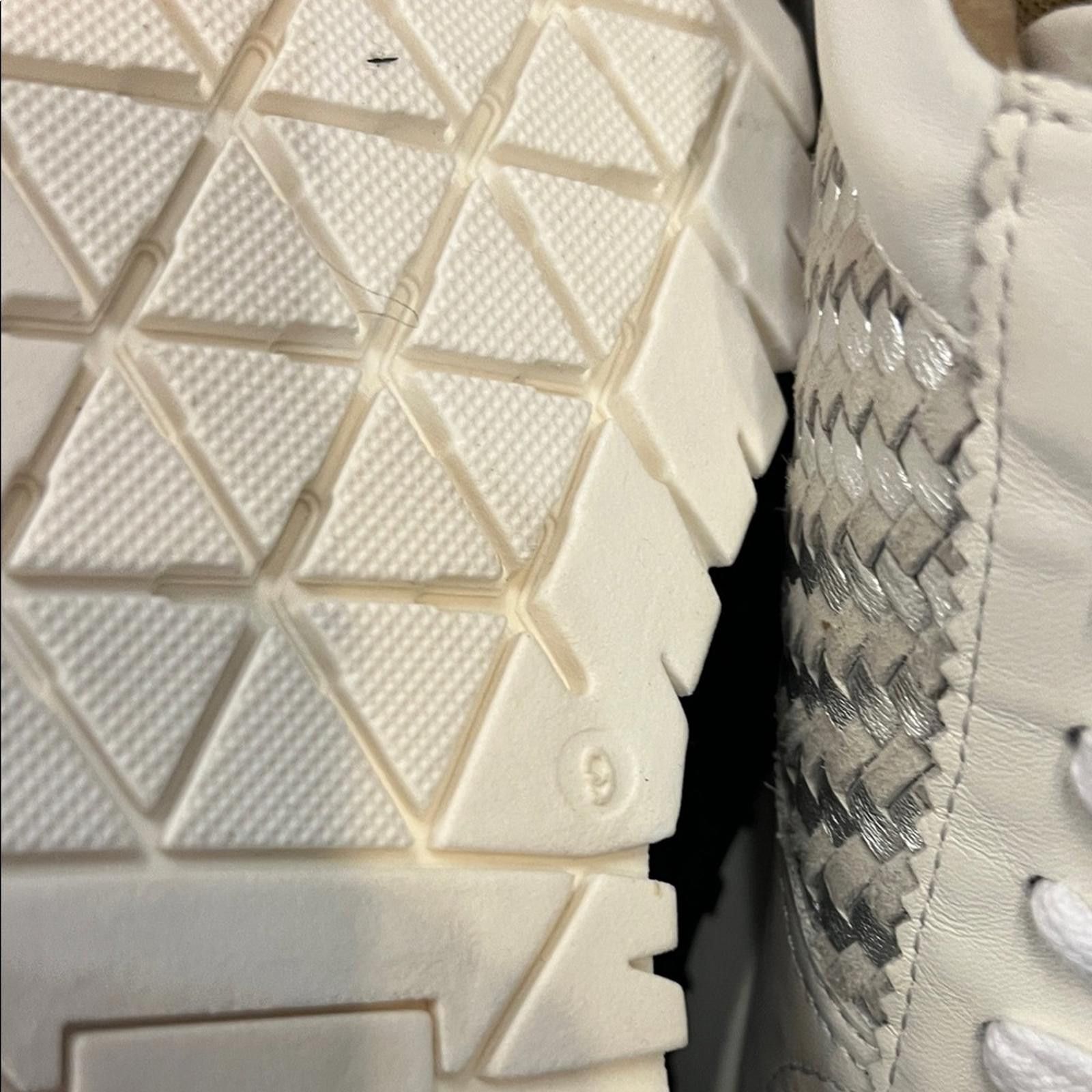 Lucky Brand Lucky Brand White and Gray Woven Sneakers Size US 9 / IT 39 - 6 Thumbnail