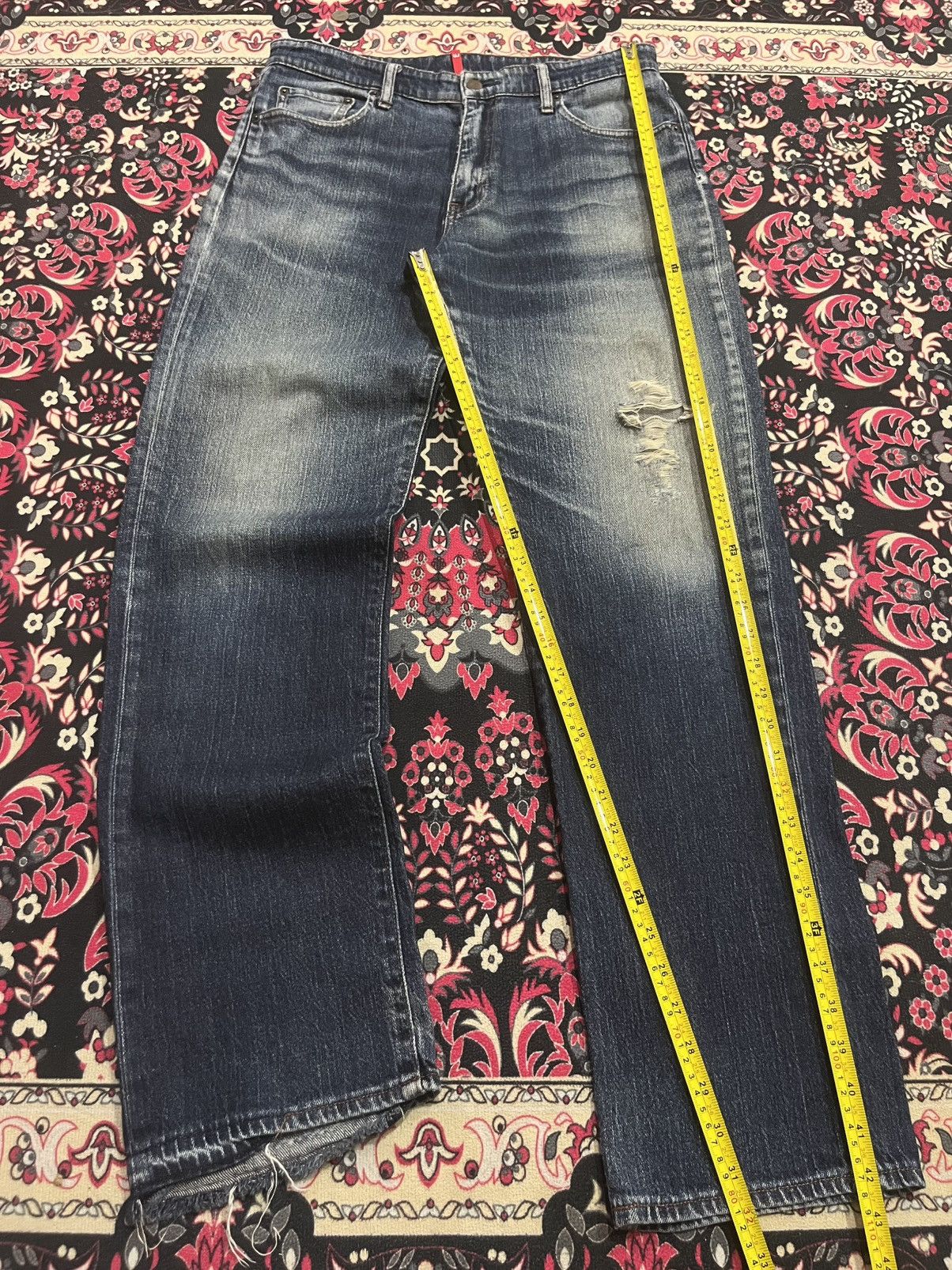 Jun Takahashi ⚡️Vintage⚡️Uniqlo UJ Dark Blue Washed Distressed Frayed Jeans Size US 33 - 12 Thumbnail