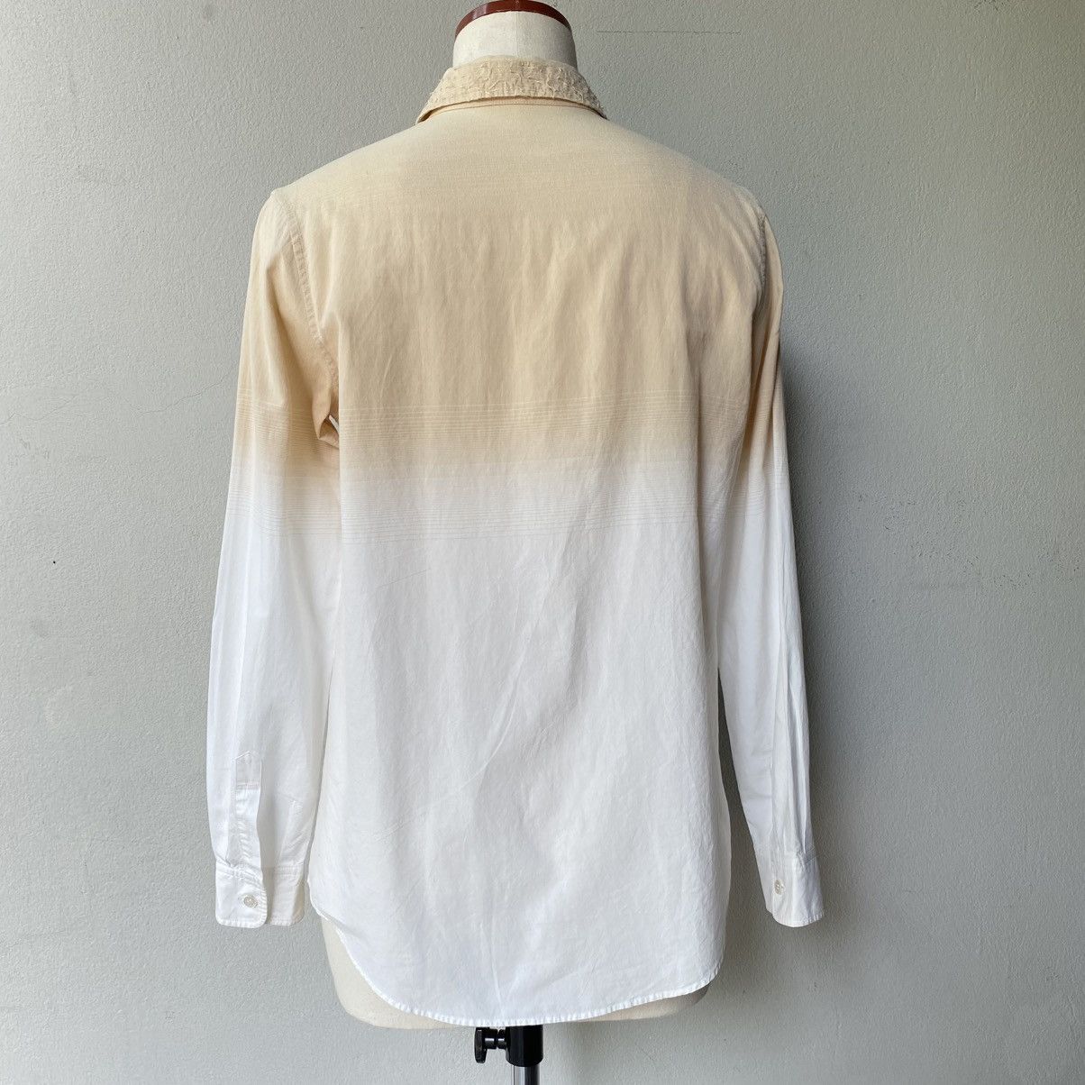 Issey Miyake ISSEY MIYAKE Beige to White Ombre Shirt Size XS / US 0-2 / IT 36-38 - 16 Thumbnail