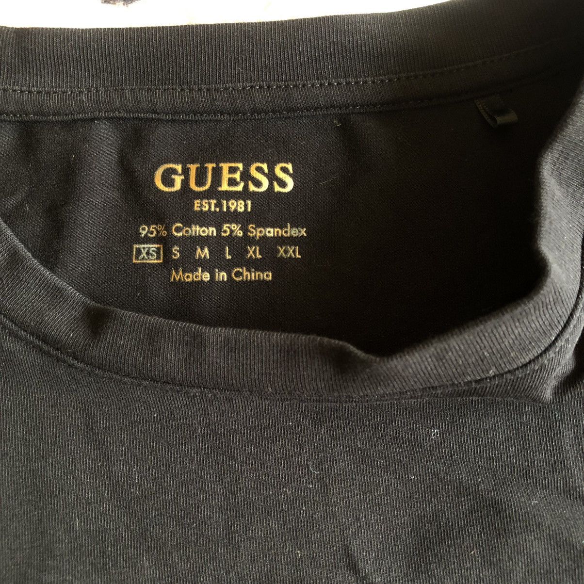 Guess Authentic Guess Big Logo Traingle Leo T-shirt Size XS / US 0-2 / IT 36-38 - 4 Thumbnail