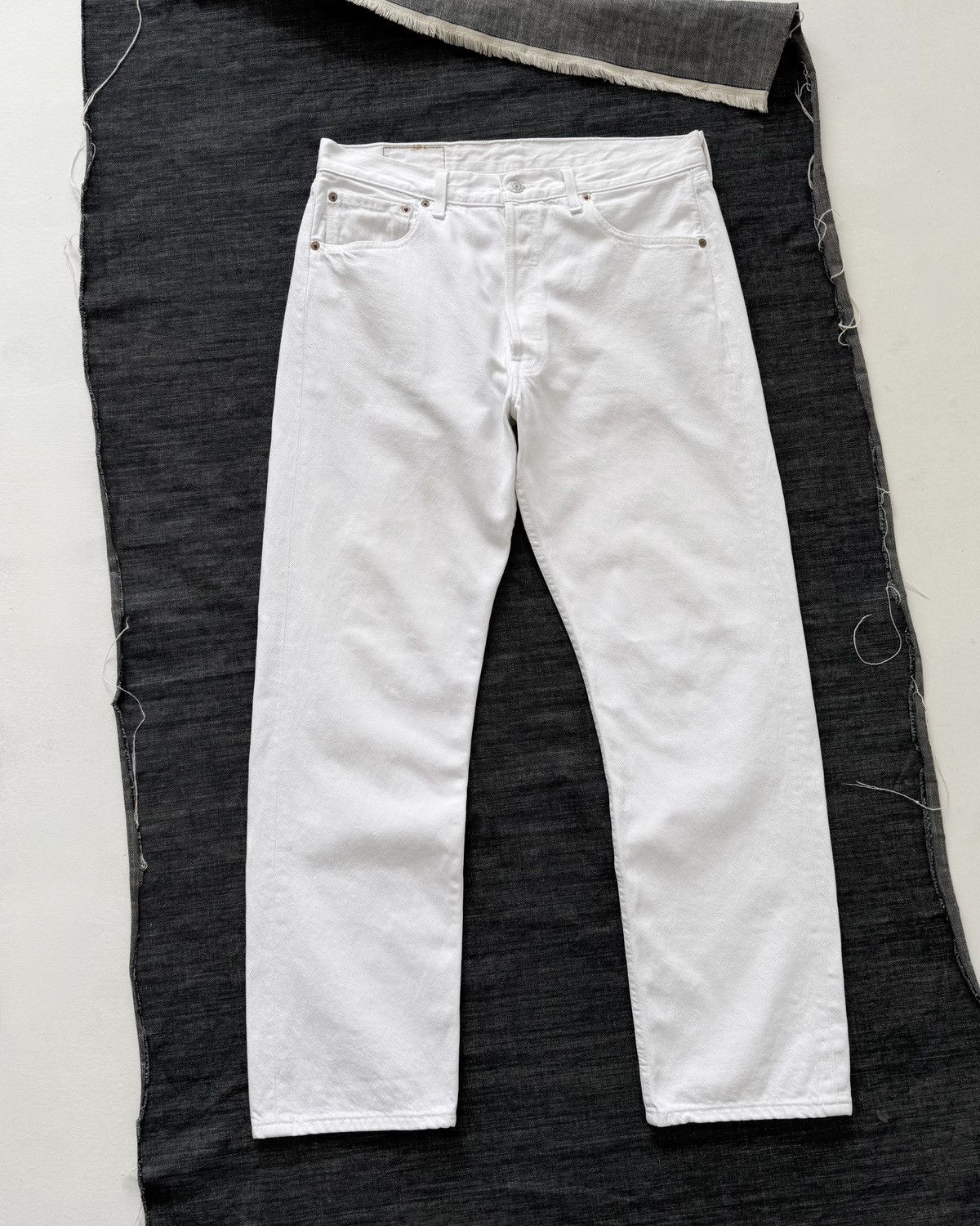 Levi's VINTAGE 90s LEVI’S 501 WHITE JEANS Size US 33 - 8 Thumbnail