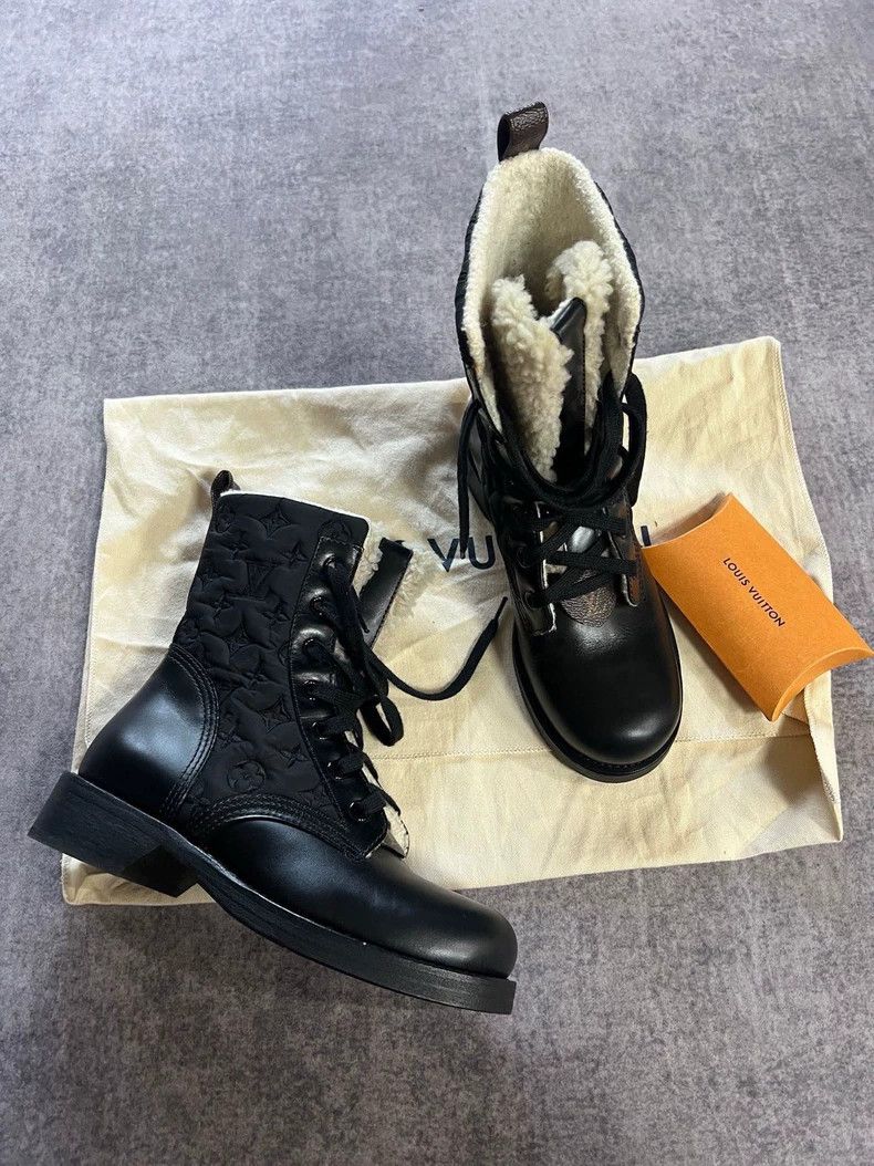 Louis Vuitton Louis Vuitton size 37.5 Embossed lambswool Martin boots Size US 5 / EU 37 - 1 Thumbnail