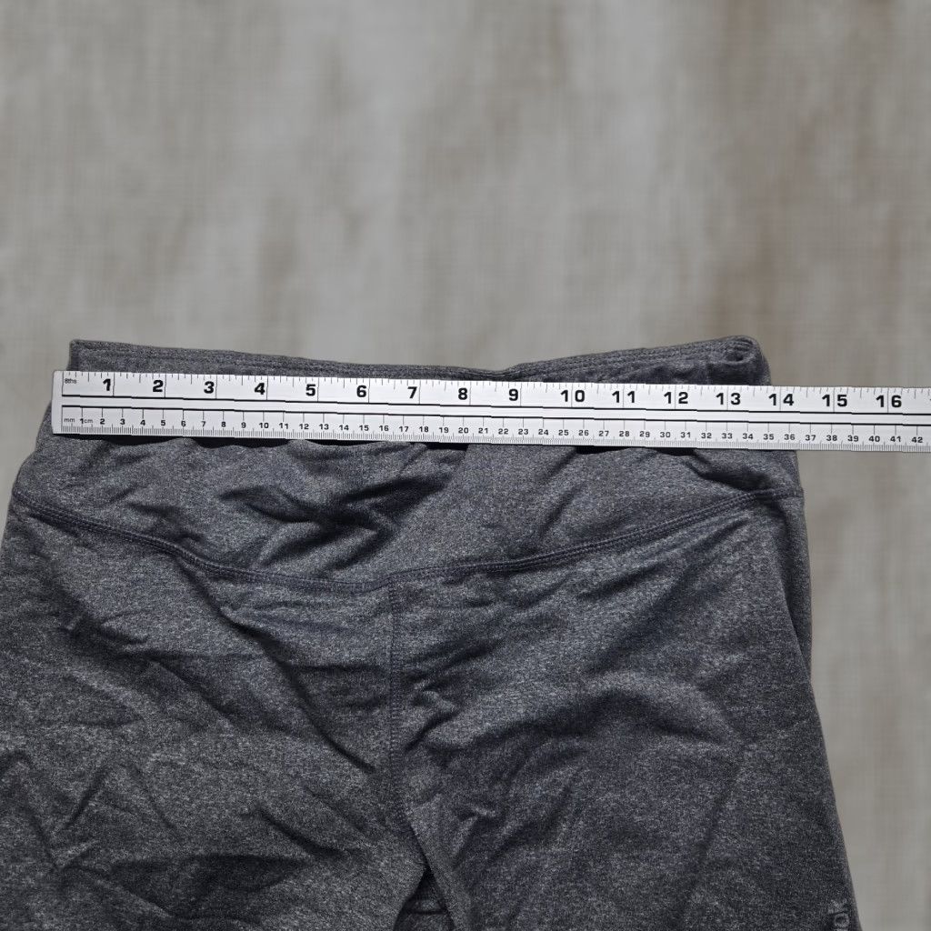 Reebok Reebok Athletic Shorts Women M Gray Running & Jogging Adult Medium Size 32" / US 10 / IT 46 - 1 Thumbnail