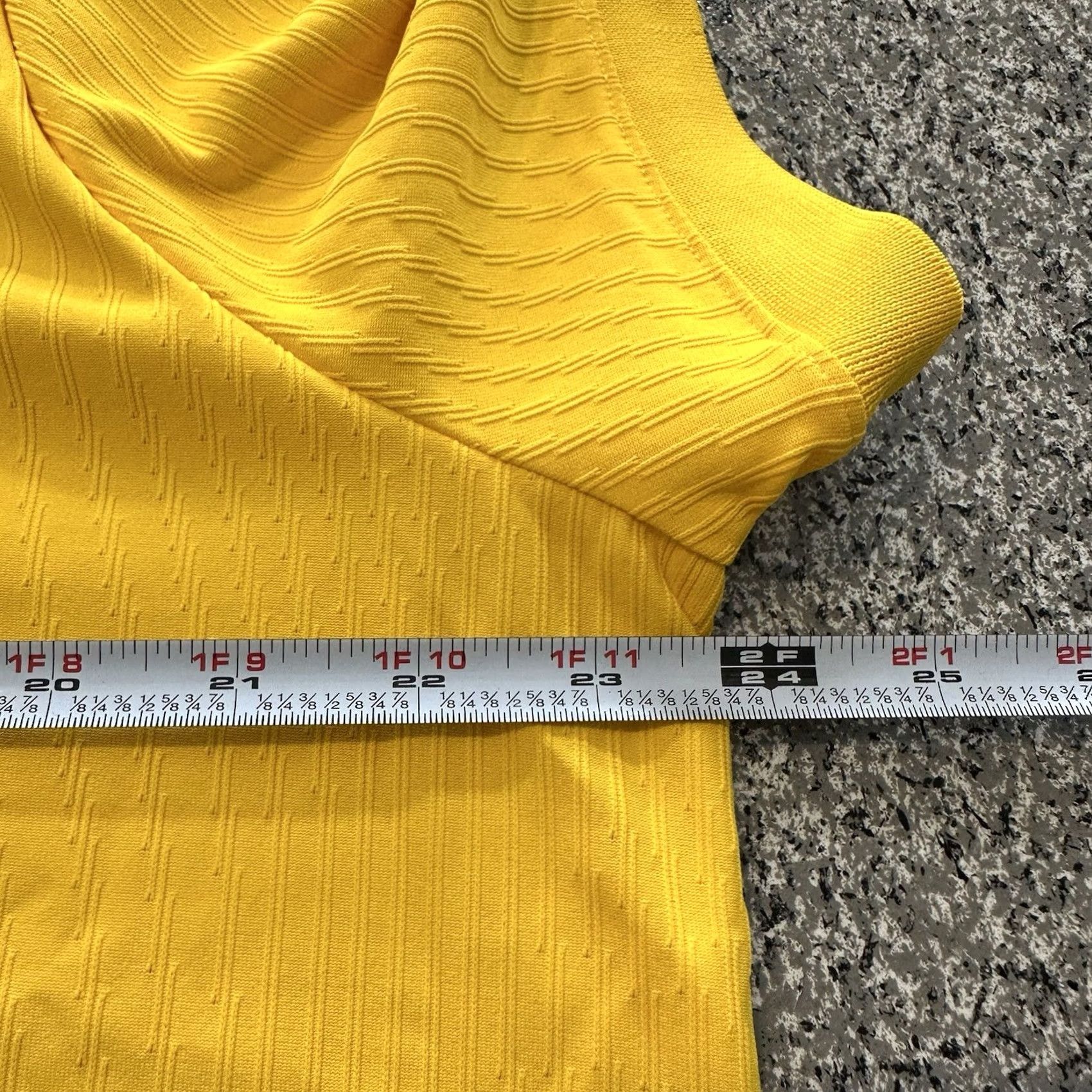 Nike Nike Dri-FIT Polo Mens XL HQ0792 728 Slim Fit 1/4 Zip Shirt Yellow Tennis Polo Size US XL / EU 56 / 4 - 5 Thumbnail