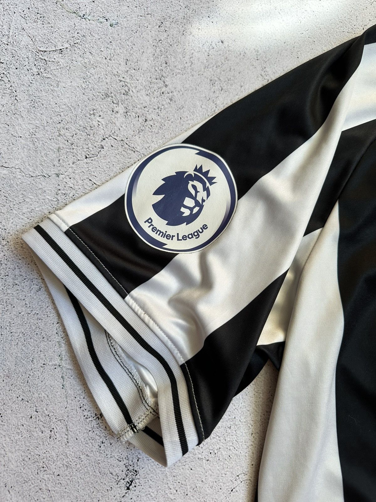 Other Newcastle United Jersey 2021 castore Size US XL / EU 56 / 4 - 5 Thumbnail