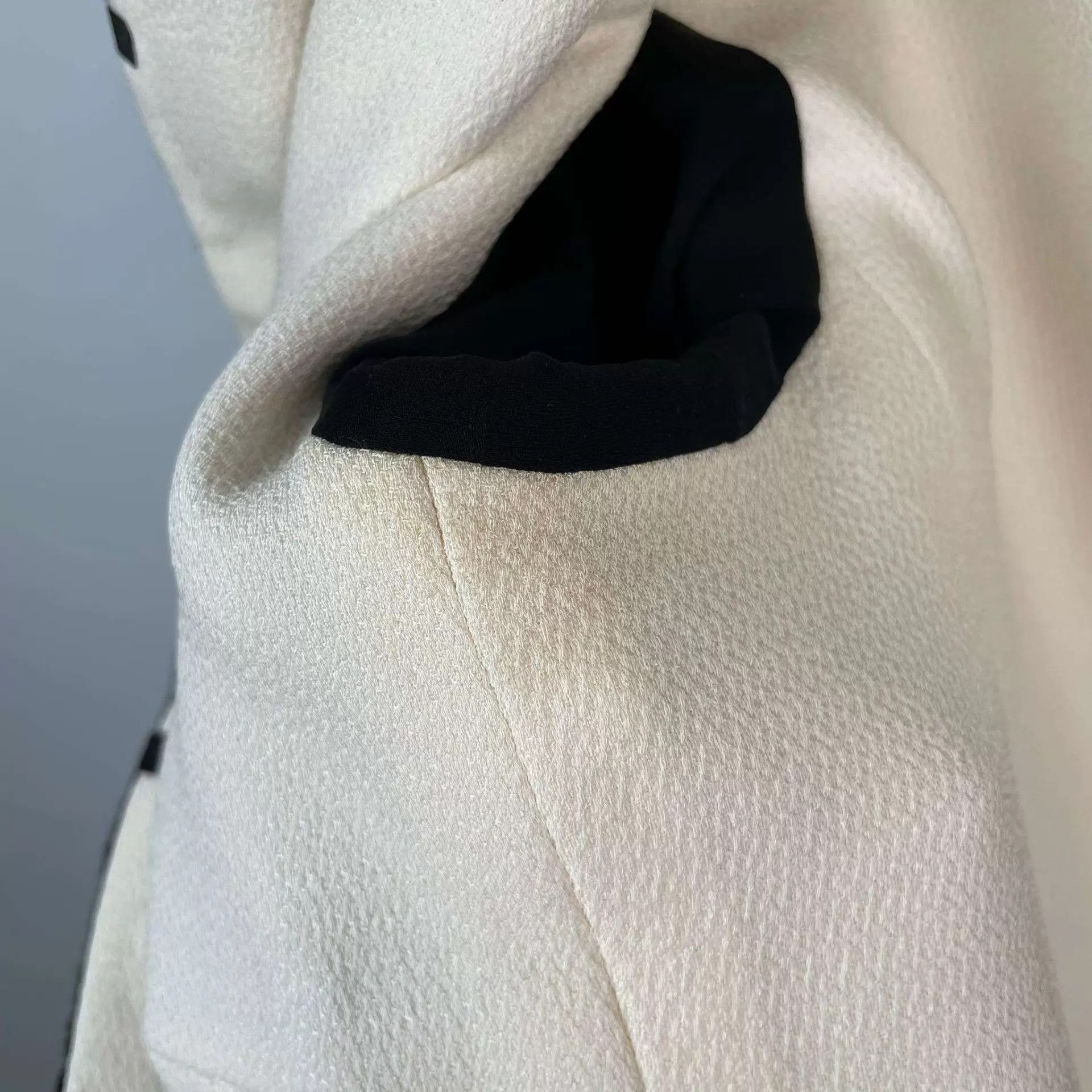 Chanel Chanel Black & White Silk Jacket 95 New 34 Size XS / US 0-2 / IT 36-38 - 9 Thumbnail