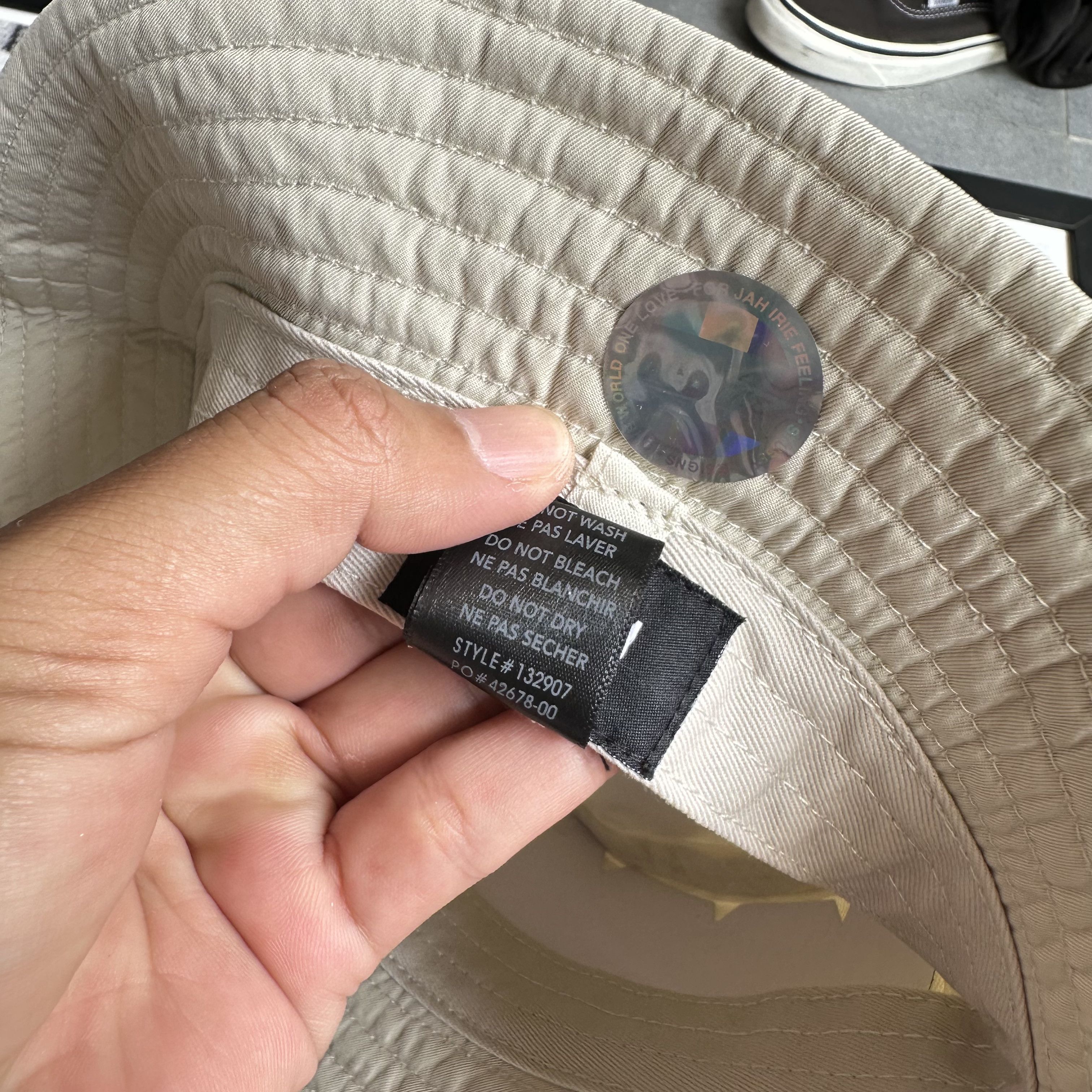 STUSSY REFLECTIVE TAPE BEIGE BUCKET HAT L/XL