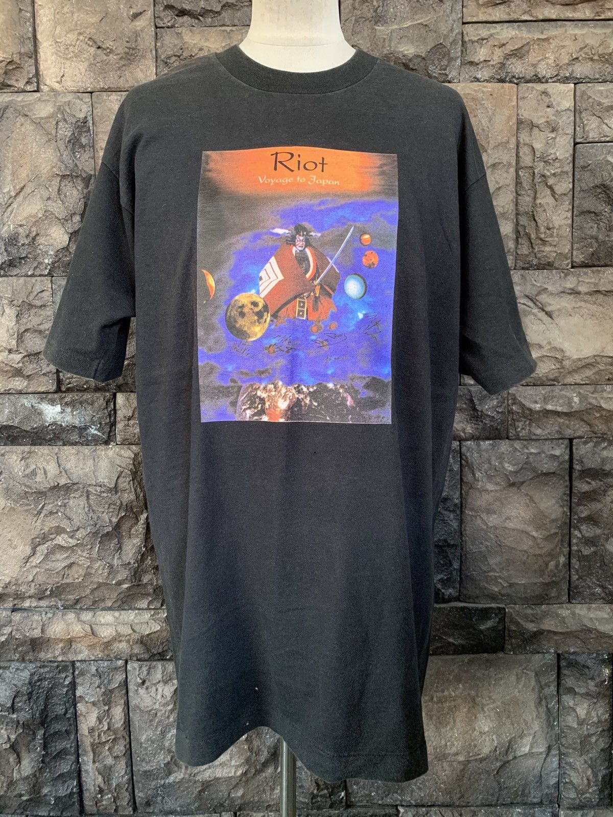 Band Tees Vintage 90s Riot Voyage To Japan Tour 1996 T shirt Size US XL / EU 56 / 4 - 1 Thumbnail