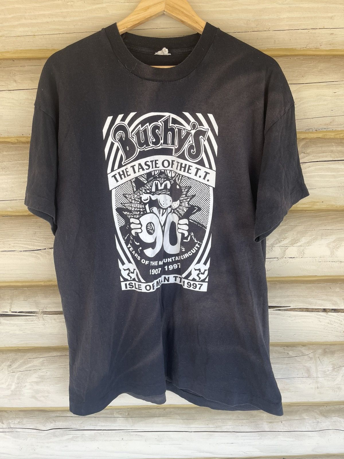 Vintage 1997 Bushys Isle Of Man TT black t-shirt tee Size US XL / EU 56 / 4 - 1 Thumbnail