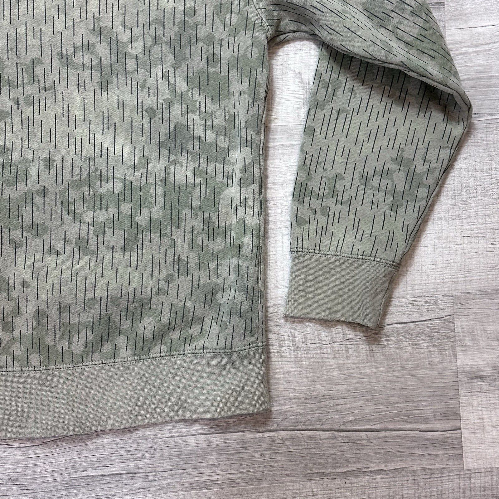 Nike Nike SB Hoodie Mens Small Light Army / Black Camo Rain Print Size US S / EU 44-46 / 1 - 12 Thumbnail