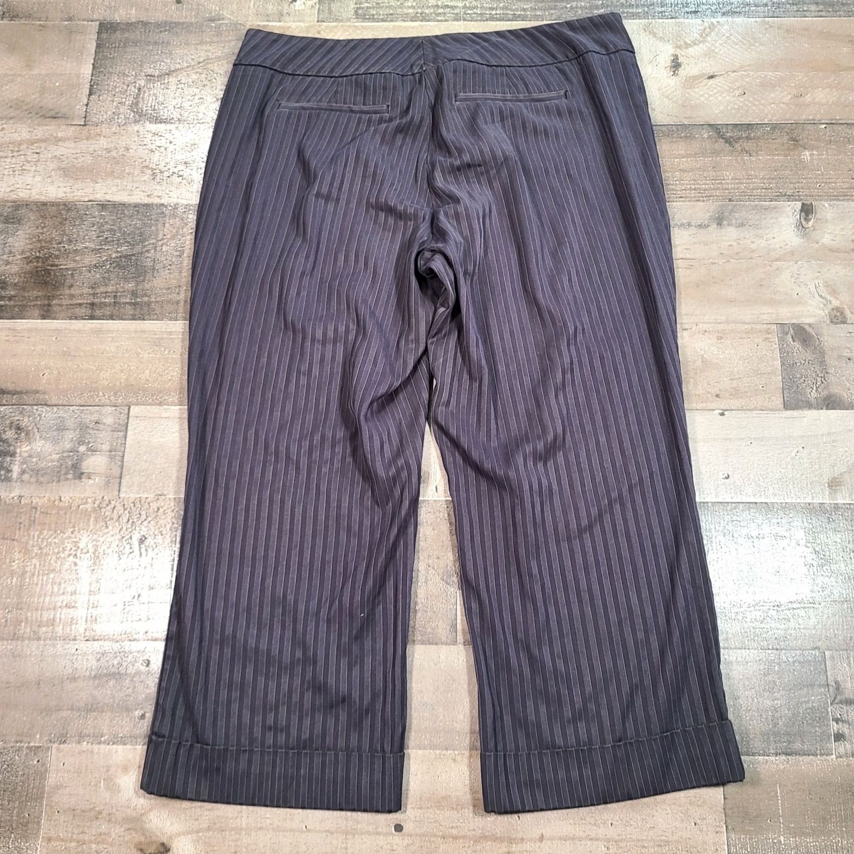 Vintage New York & Company Pants Womens Black Capri Straight Striped Stretch Mid-Rise Size 12 Size 34" / US 12 / IT 48 - 2 Thumbnail