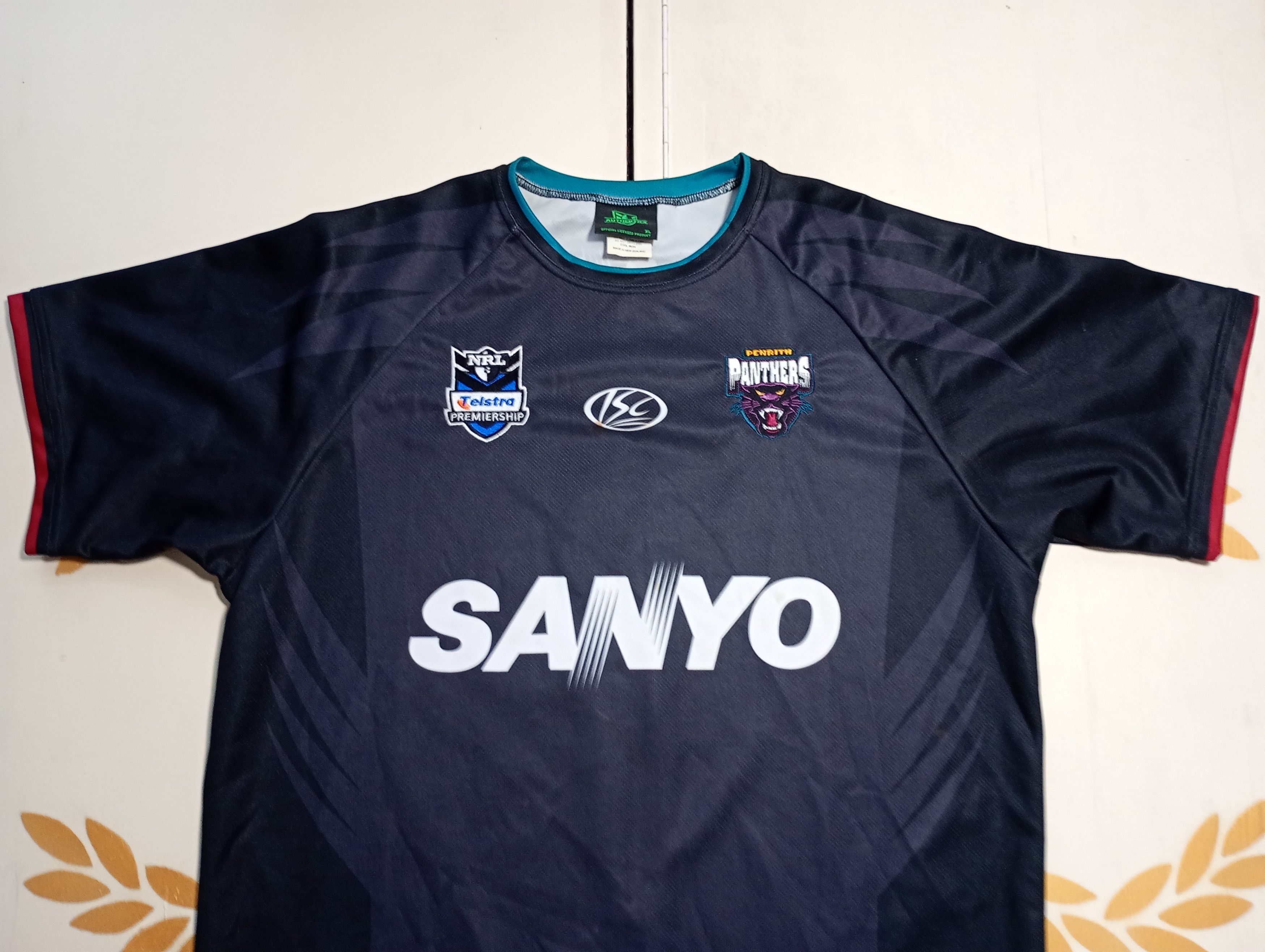 Vintage Penrith Panthers NRL Rugby Shirt 10 Tony Ferguson 2010 Size US XL / EU 56 / 4 - 5 Thumbnail
