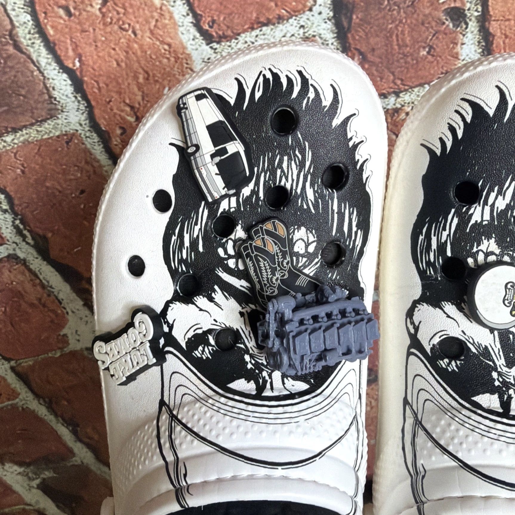 Crocs Luke Combs x Crocs Skully Clogs Lined W Jibbitz Guitar Bus Logo Sz M 10 W 12 Crocs Luke Combs Men Clog White Skull Lined Casual Shoes US 10 UK 9 AU 9 Size US 9 / EU 42 - 3 Thumbnail
