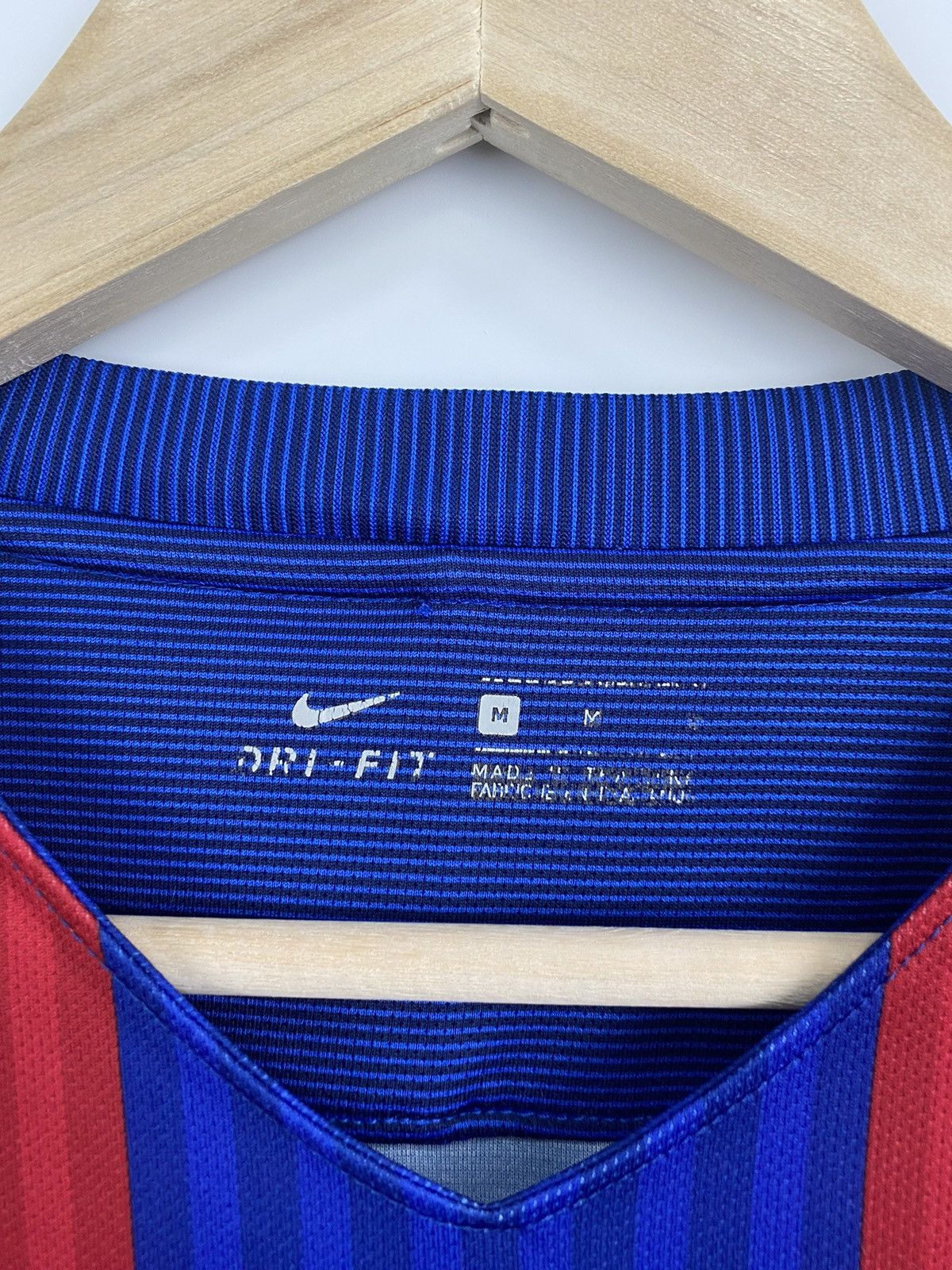 Nike F. C. Barcelona 2016 Nike Soccer Jersey t-shirt Size US M / EU 48-50 / 2 - 5 Thumbnail