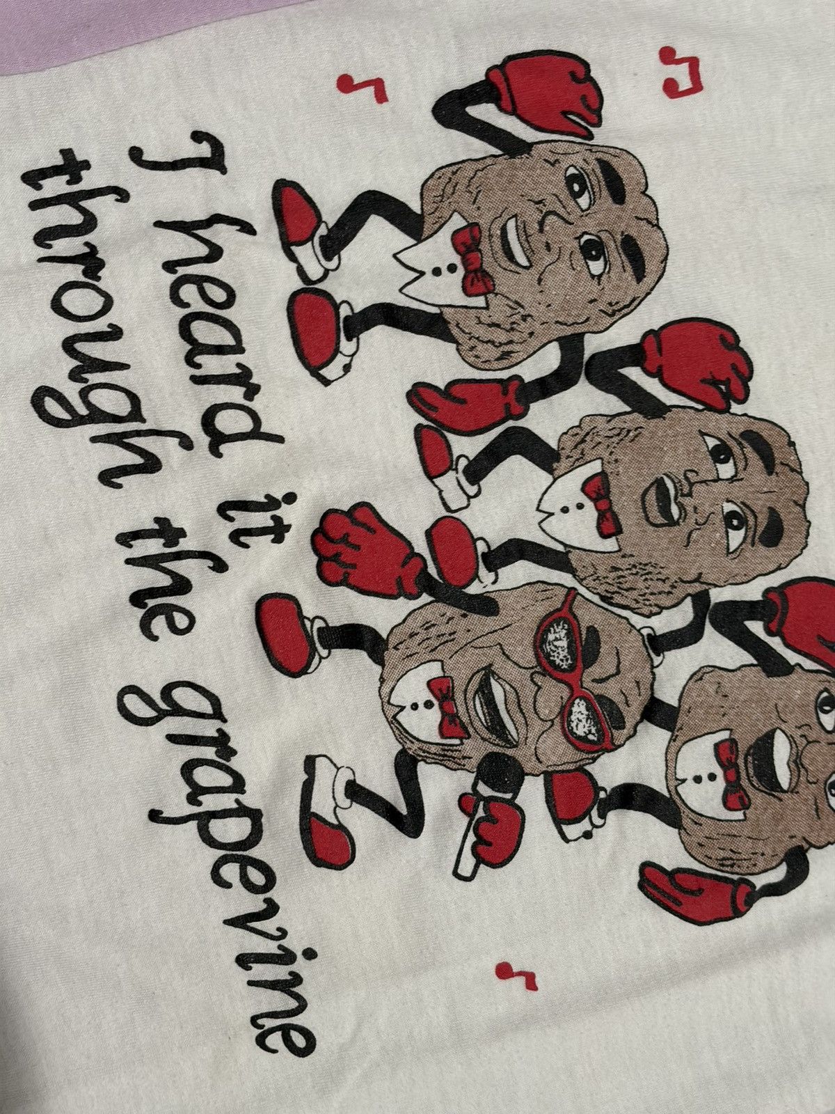 Vintage Vintage Bantam Through The Grapevine California Raisins Tee Size US L / EU 52-54 / 3 - 2 Thumbnail