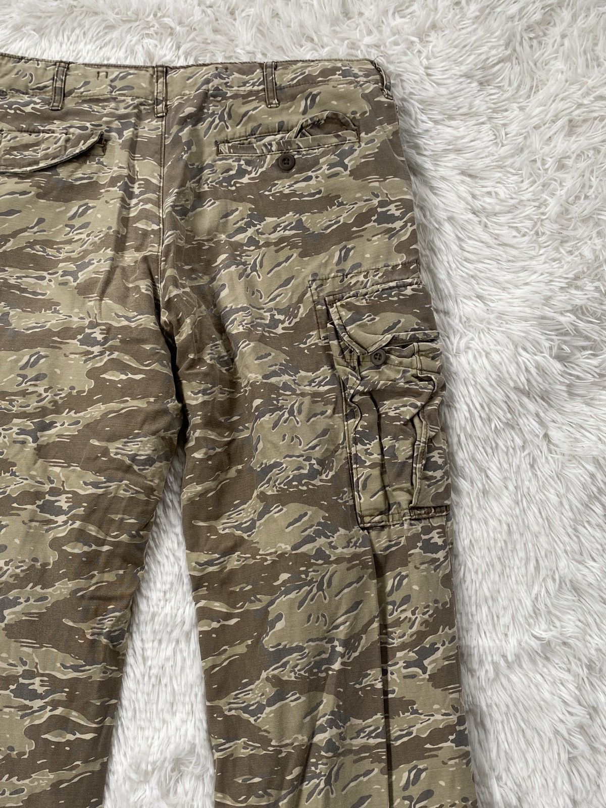 Uniqlo NICE🔥UNIQLO Tiger Stripe Camo Military Cargo pant Size US 32 / EU 48 - 13 Thumbnail