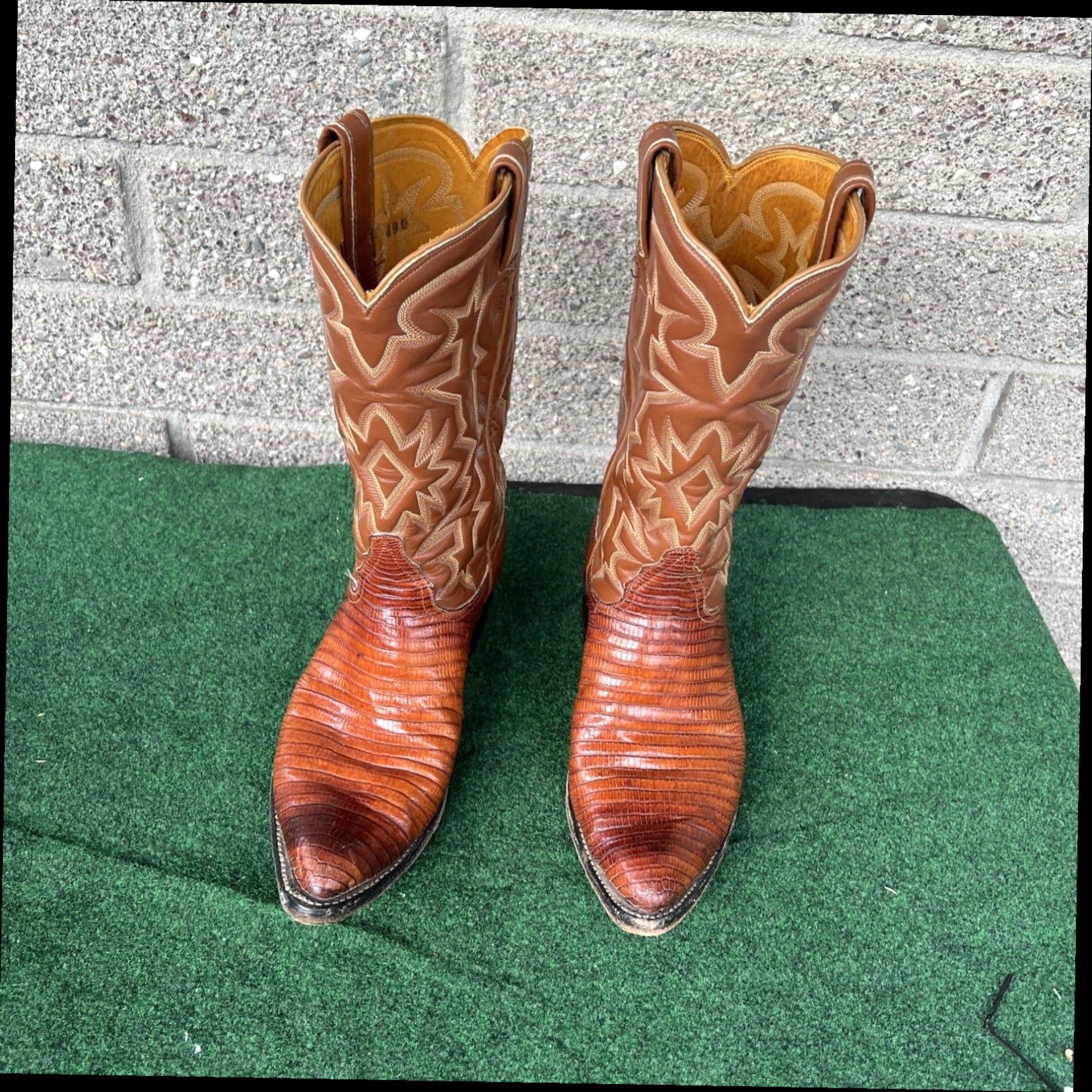 Tony Lama Vtg Classic retailer Brown Cowboy Boots Mens 9 D