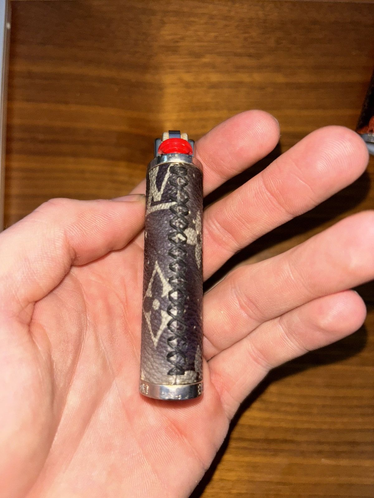 Louis Vuitton Etai drori 1 of 1 Louis Vuitton galaxy lighter case Size ONE SIZE - 3 Thumbnail